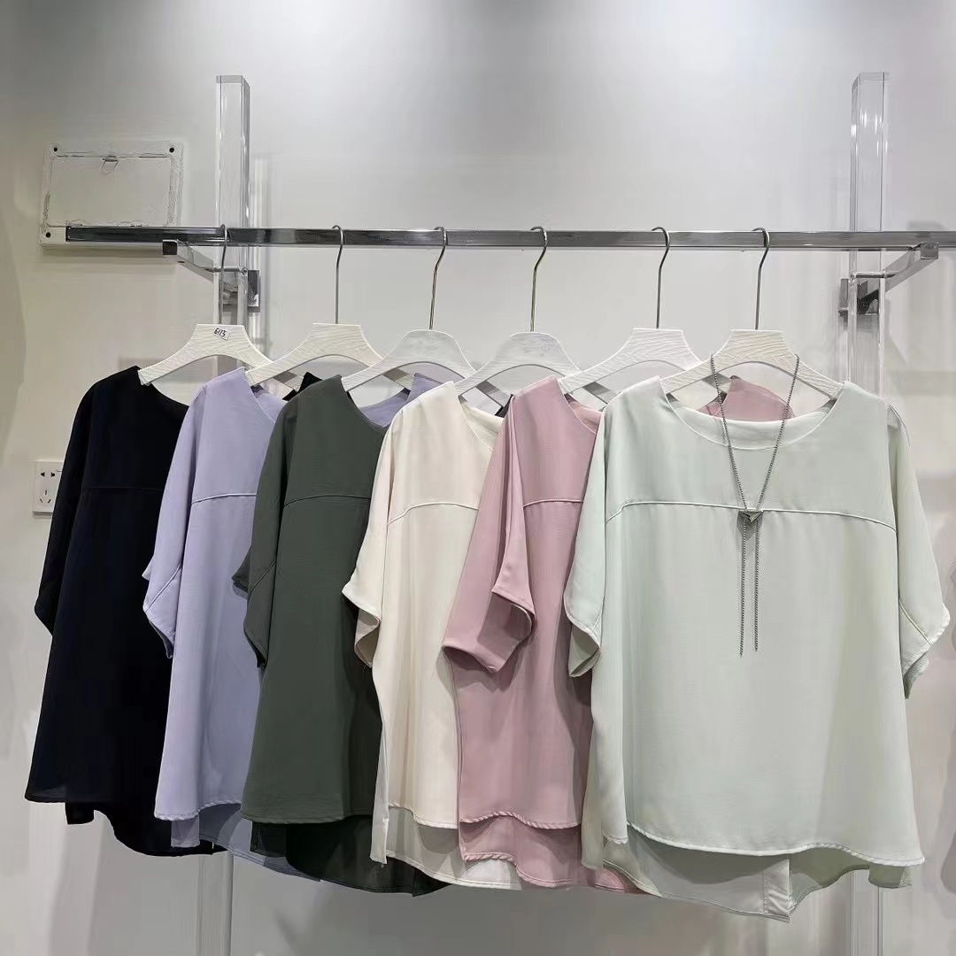 【預訂】橫車骨後小開叉腳蝙蝠袖薄梭織TOP (E45-E50)