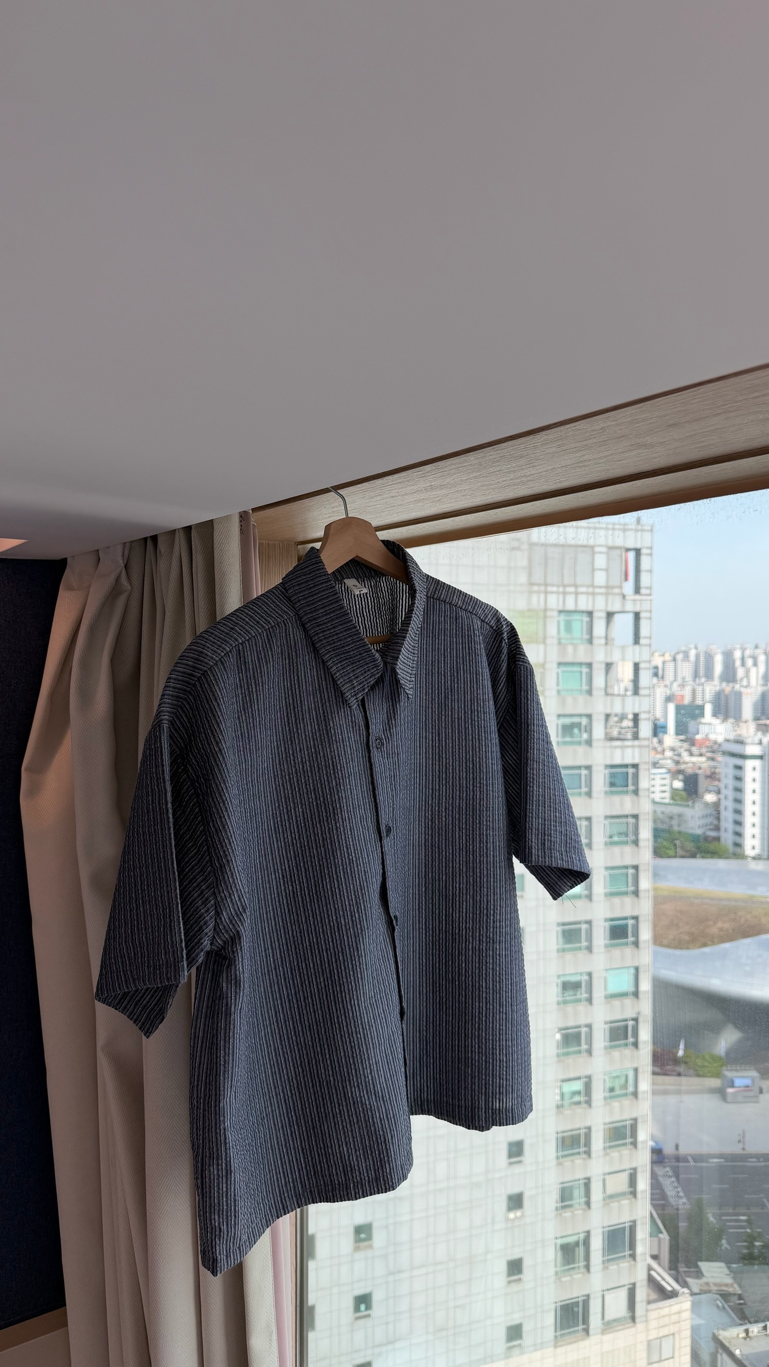 K6 短版泡紗直紋衫