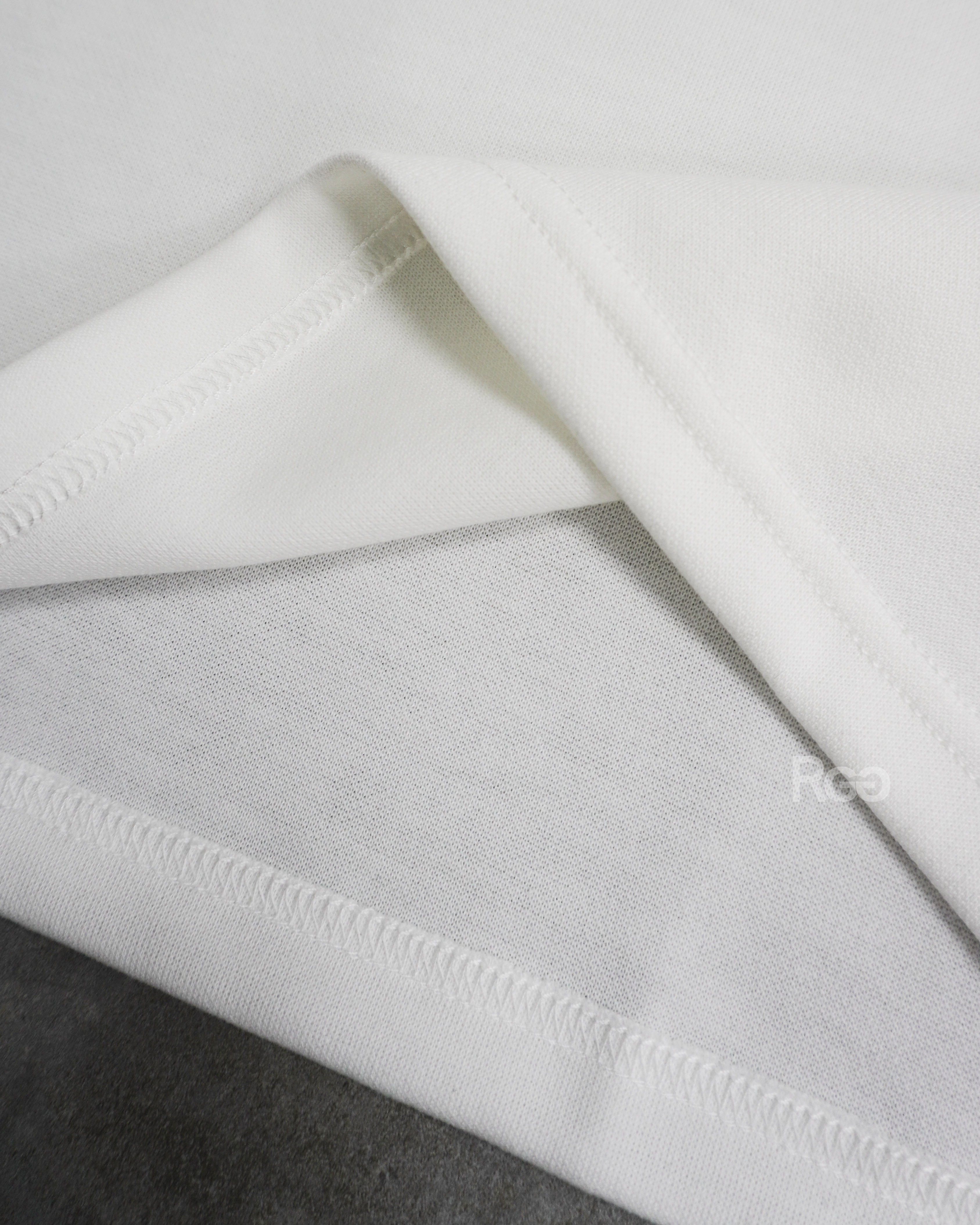 Boxy 厚磅素面寬短T材質照