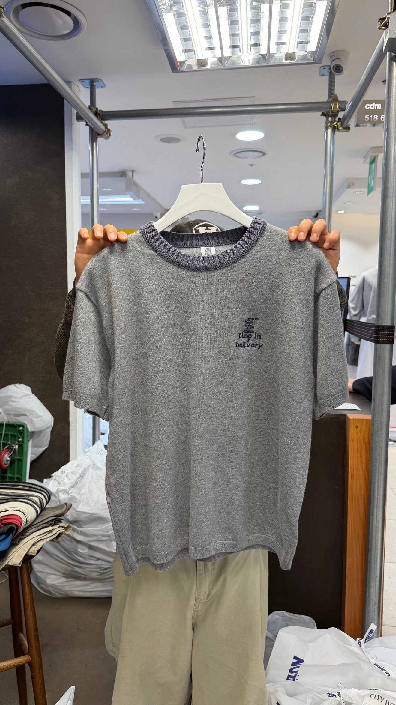 K9 刺繡針織圓領上衣