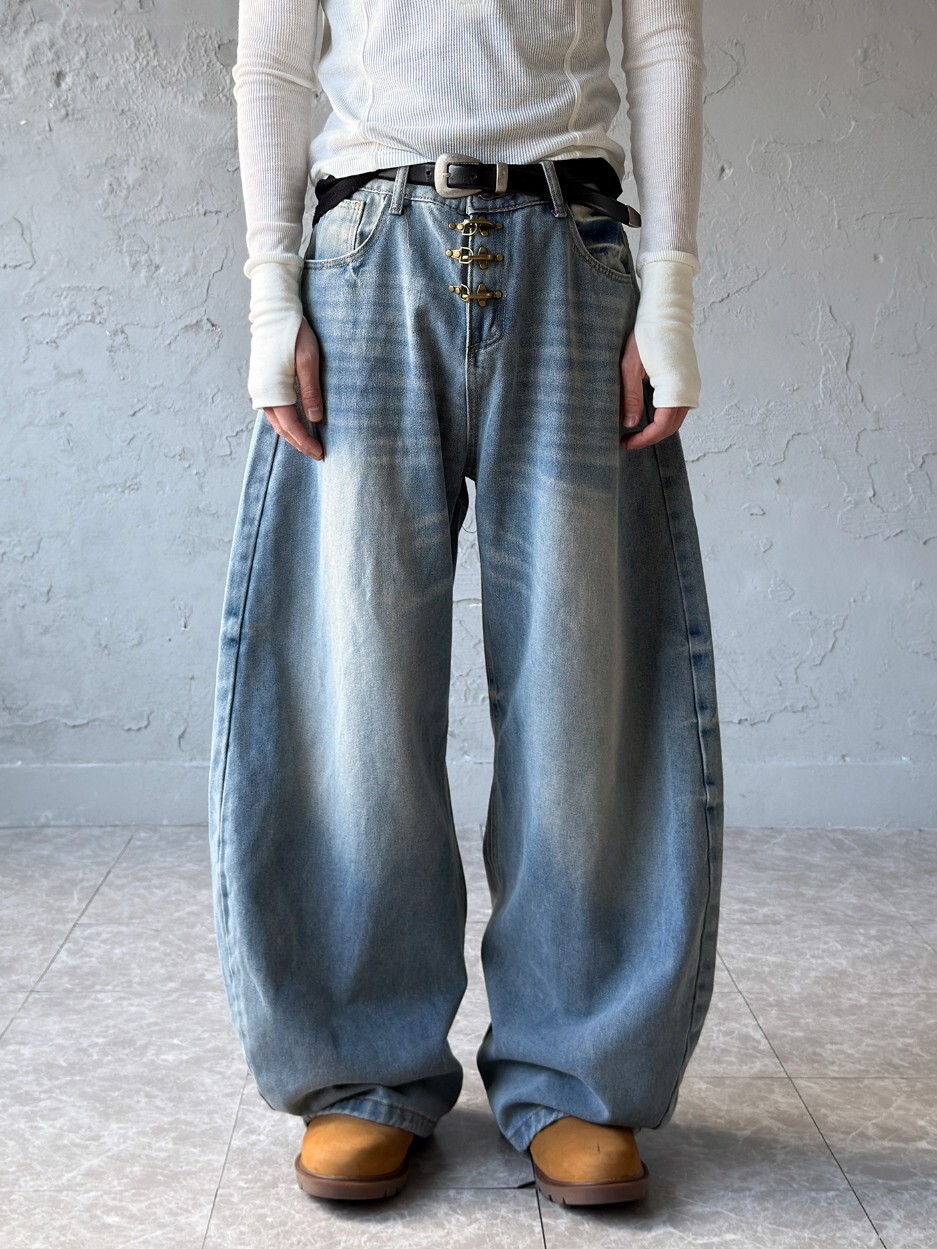 黃銅鉤扣寬牛仔褲