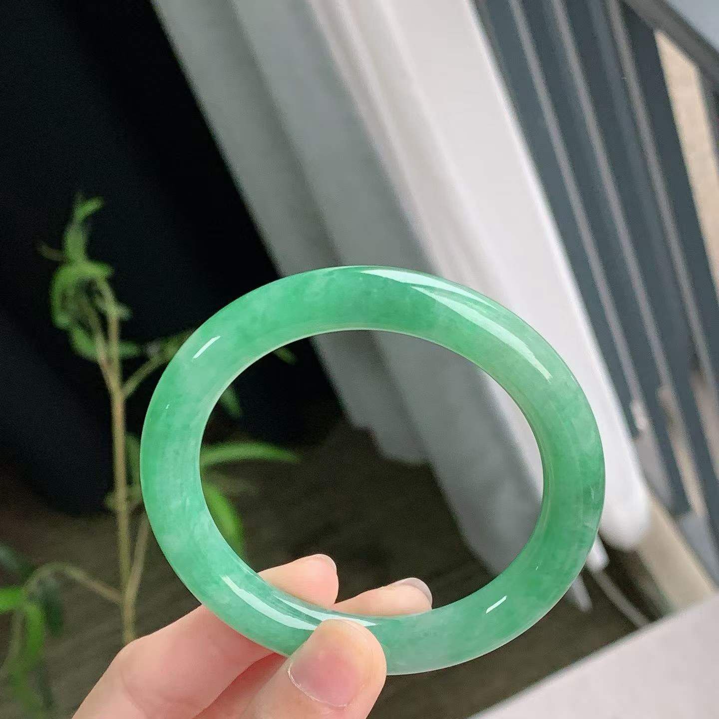 4175653 52.6mm冰滿綠翡翠圓條手鐲 (52-54)