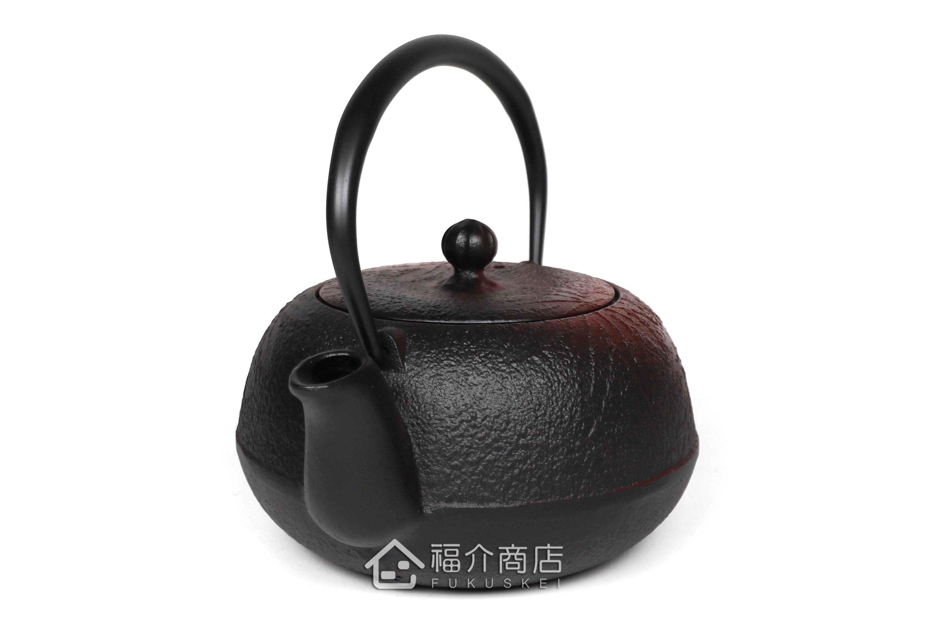 及甚鑄工所製作的日本泡茶壺,柚子楓葉造型壺身