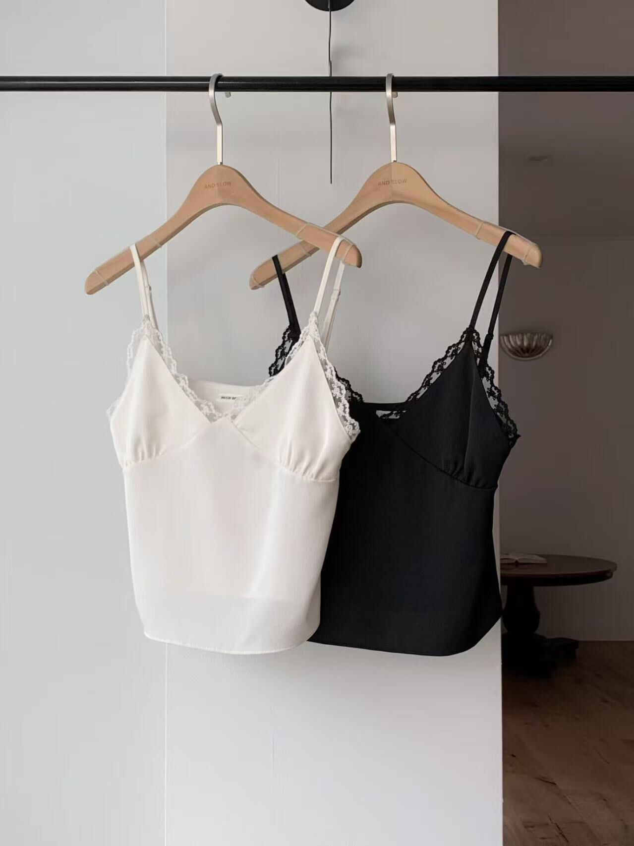 WW2624 Rose Laced Sleeveless