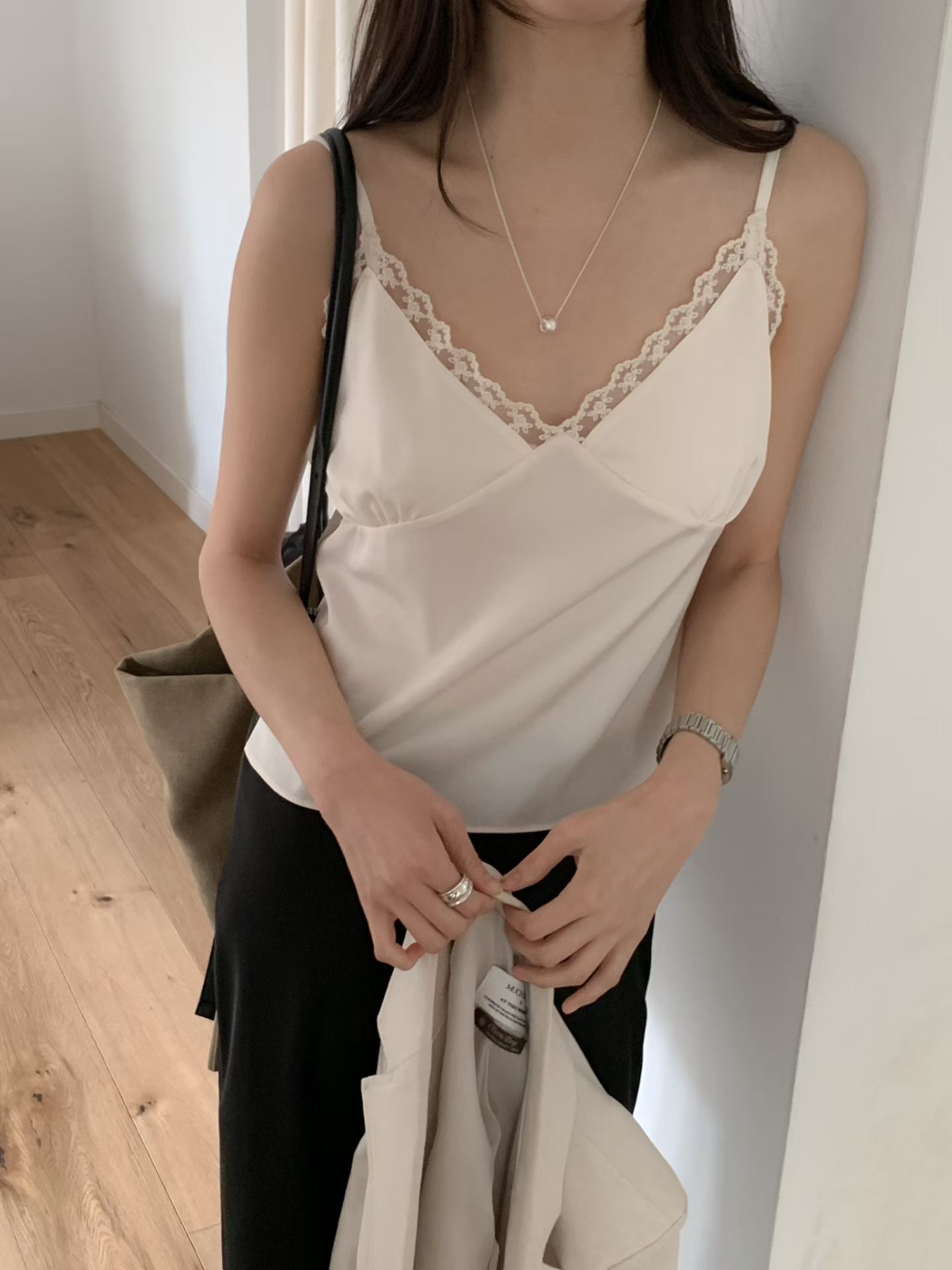 WW2624 Rose Laced Sleeveless