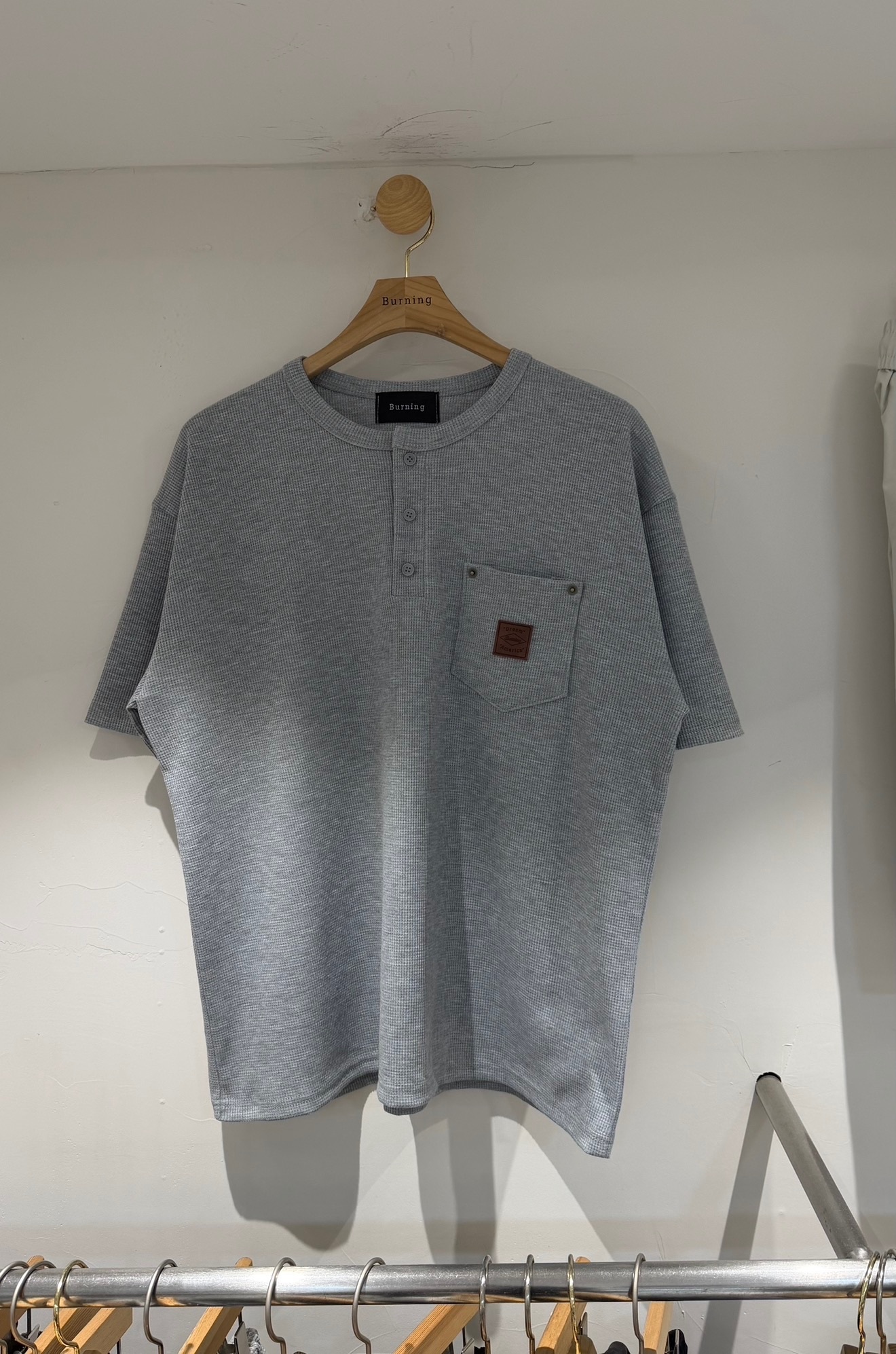 K18 華夫格皮標排扣T shirt