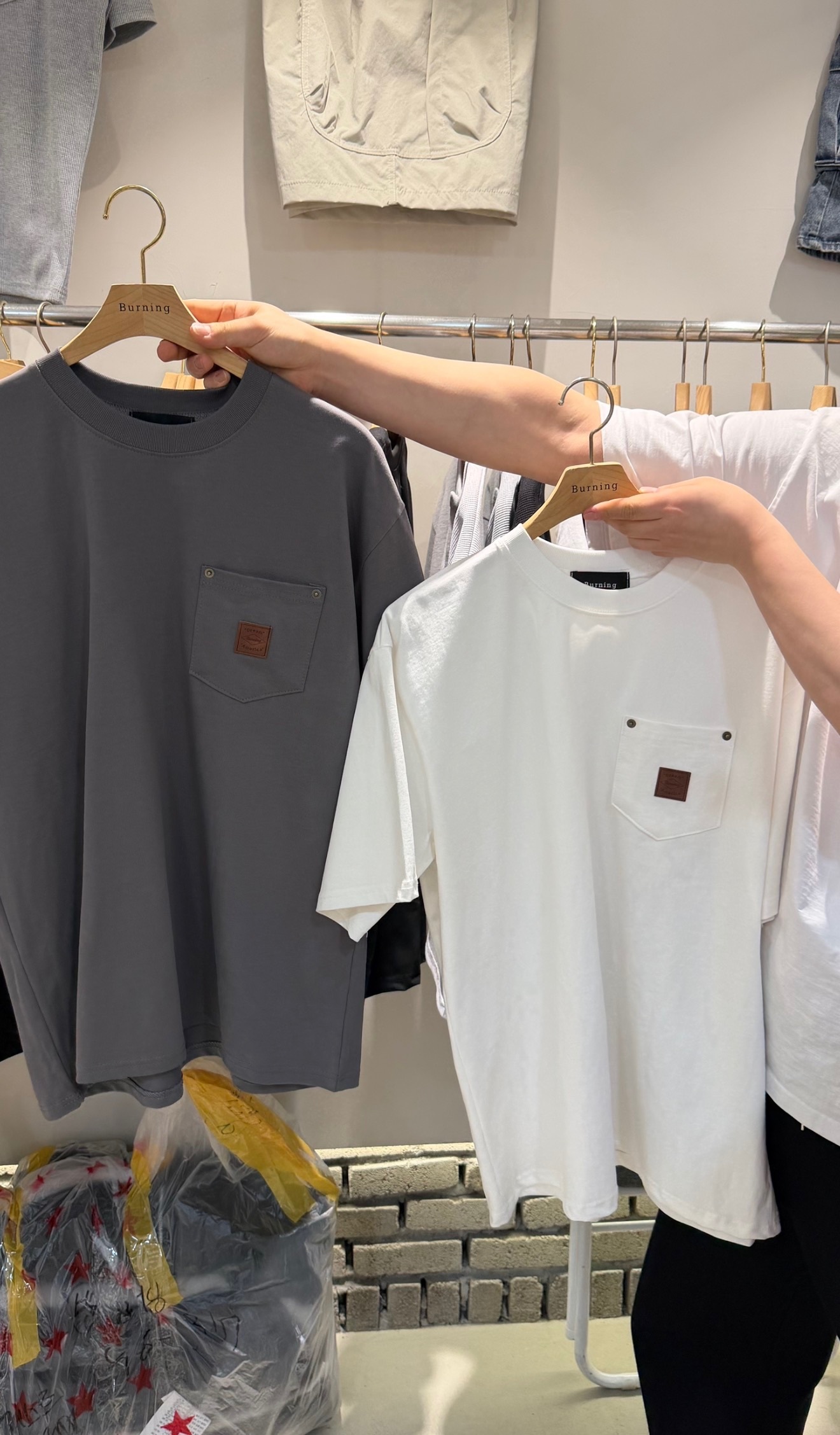 K19 皮標厚磅素面T shirt