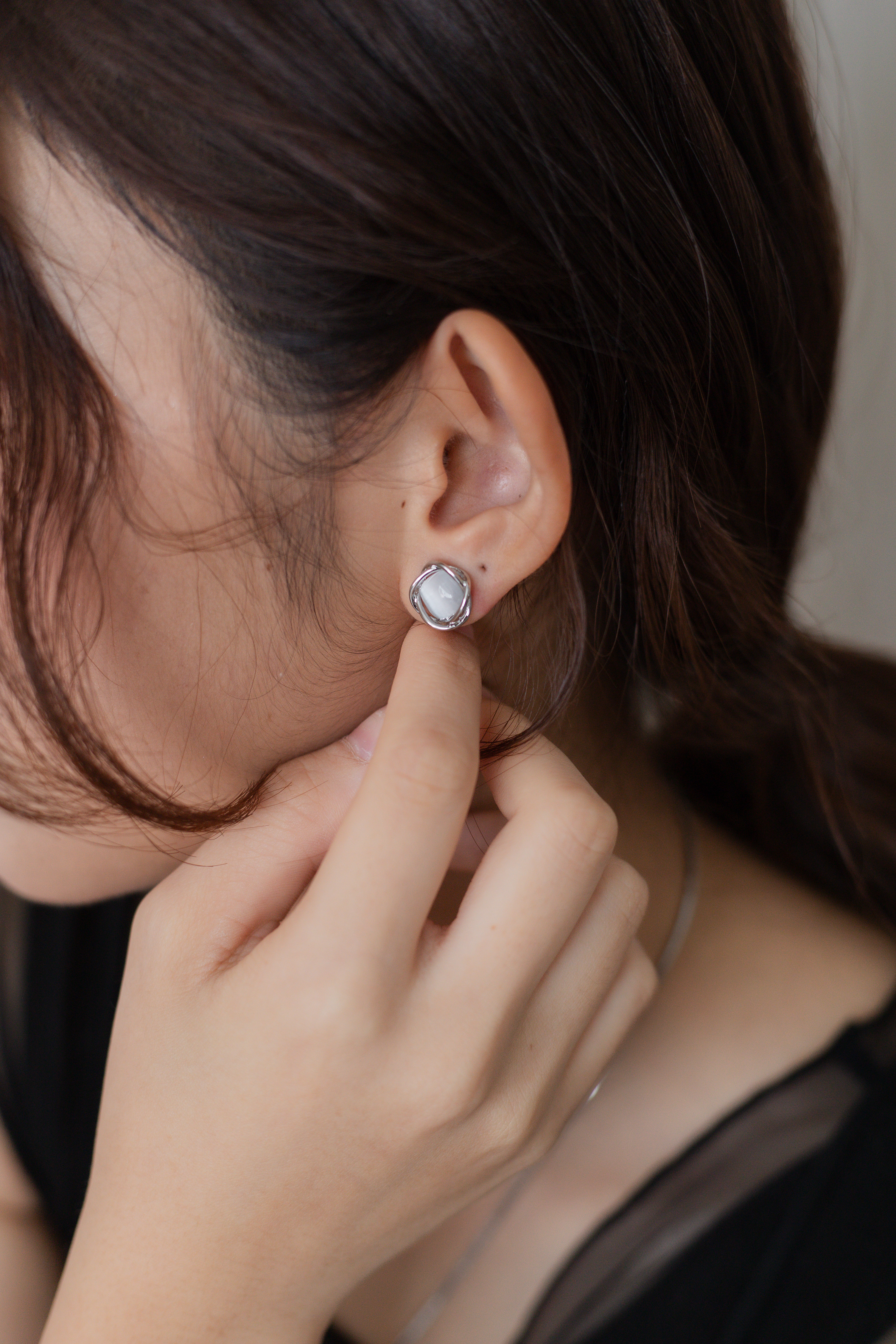 Wanda Omber Stud Earring -D148