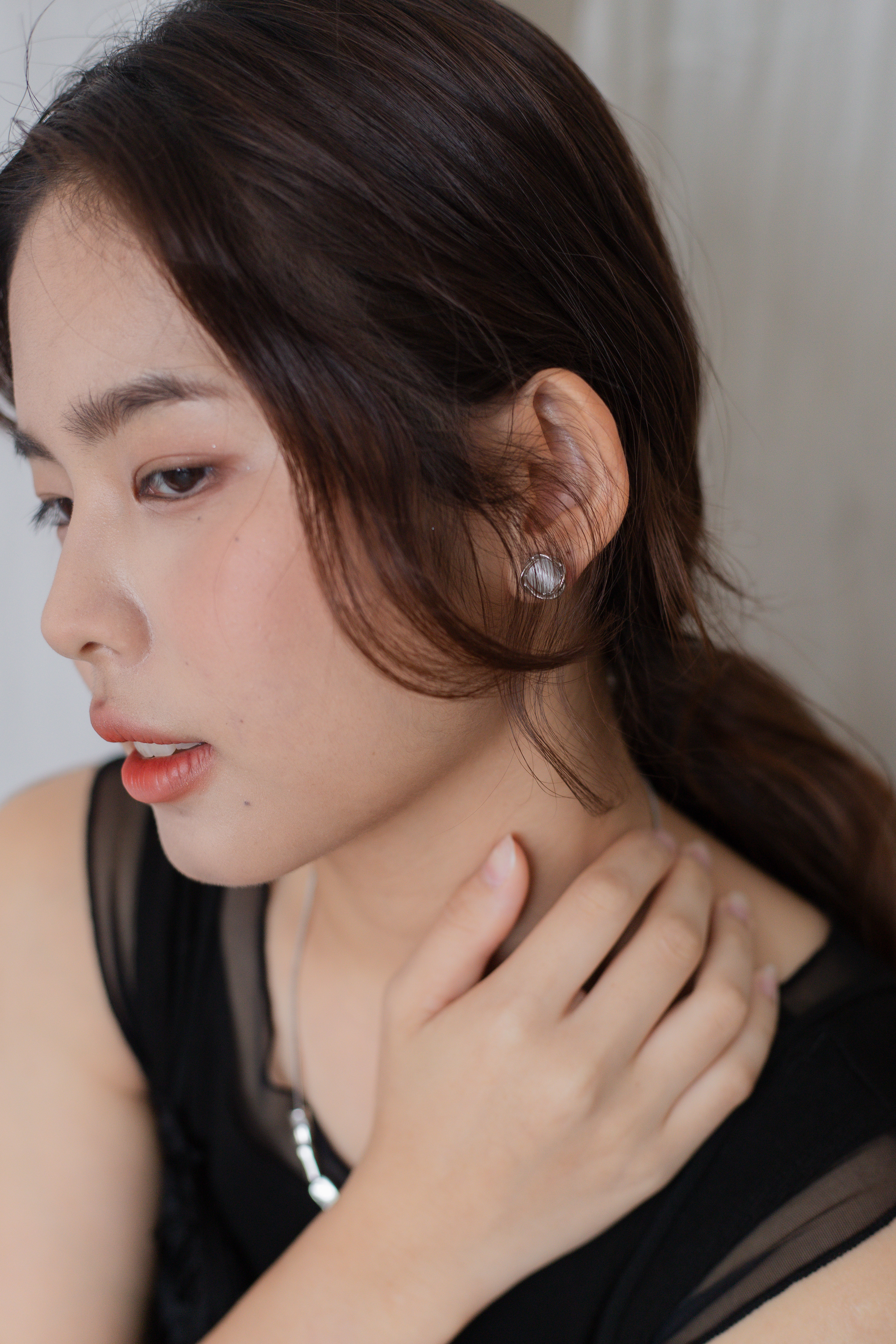 Wanda Omber Stud Earring -D148