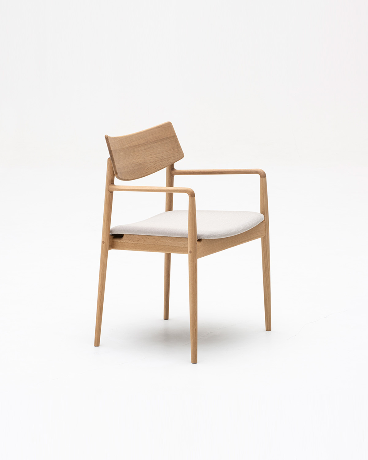 A-DC02 餐椅 (扶手款)