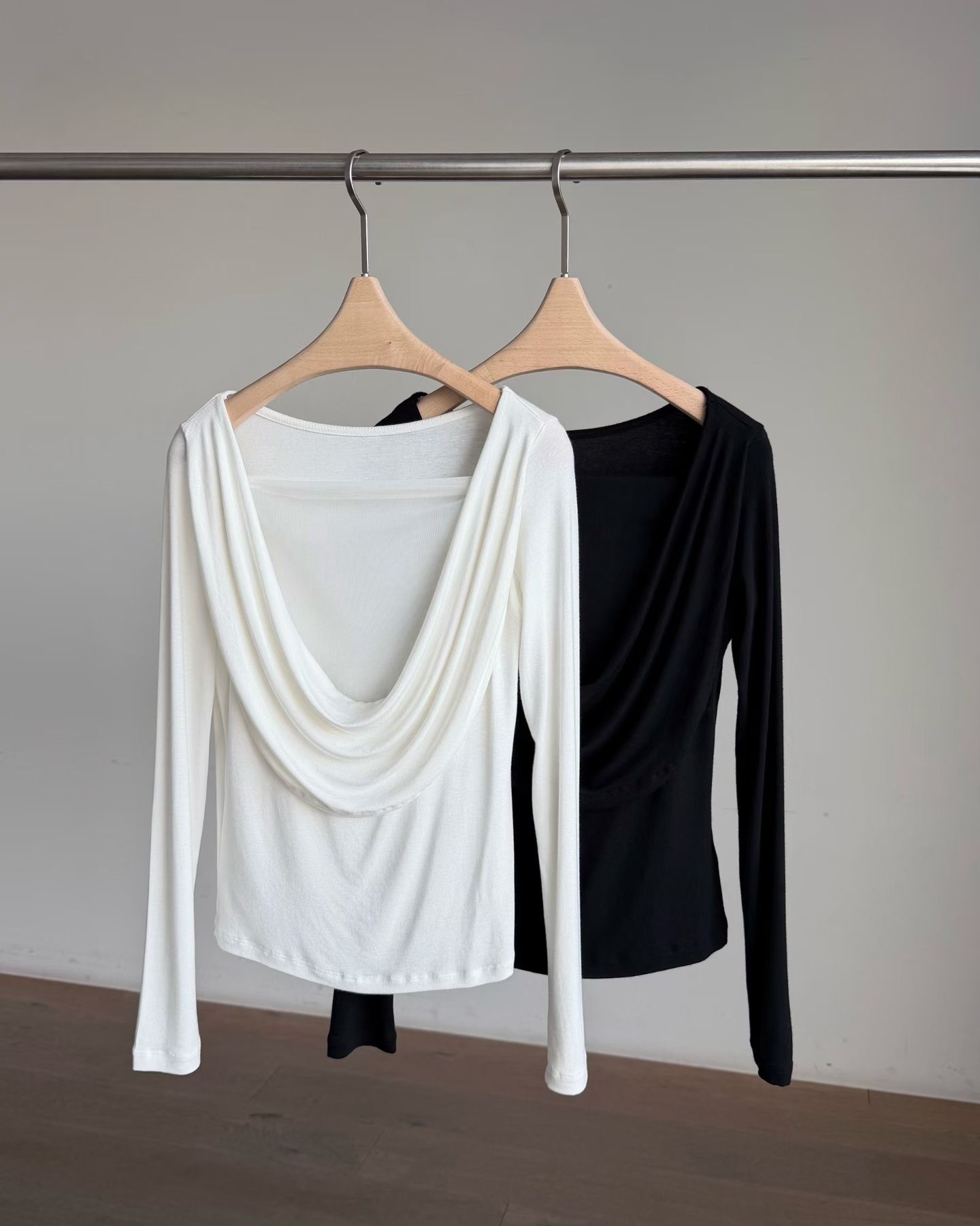 RD2629 Aura Back Tee