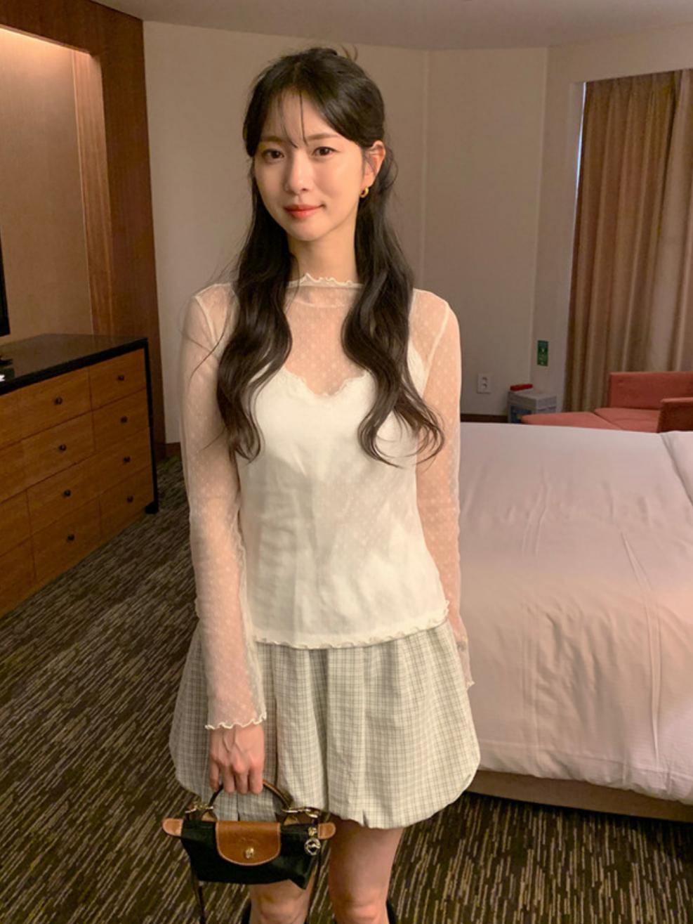 木耳邊透視長袖上衣