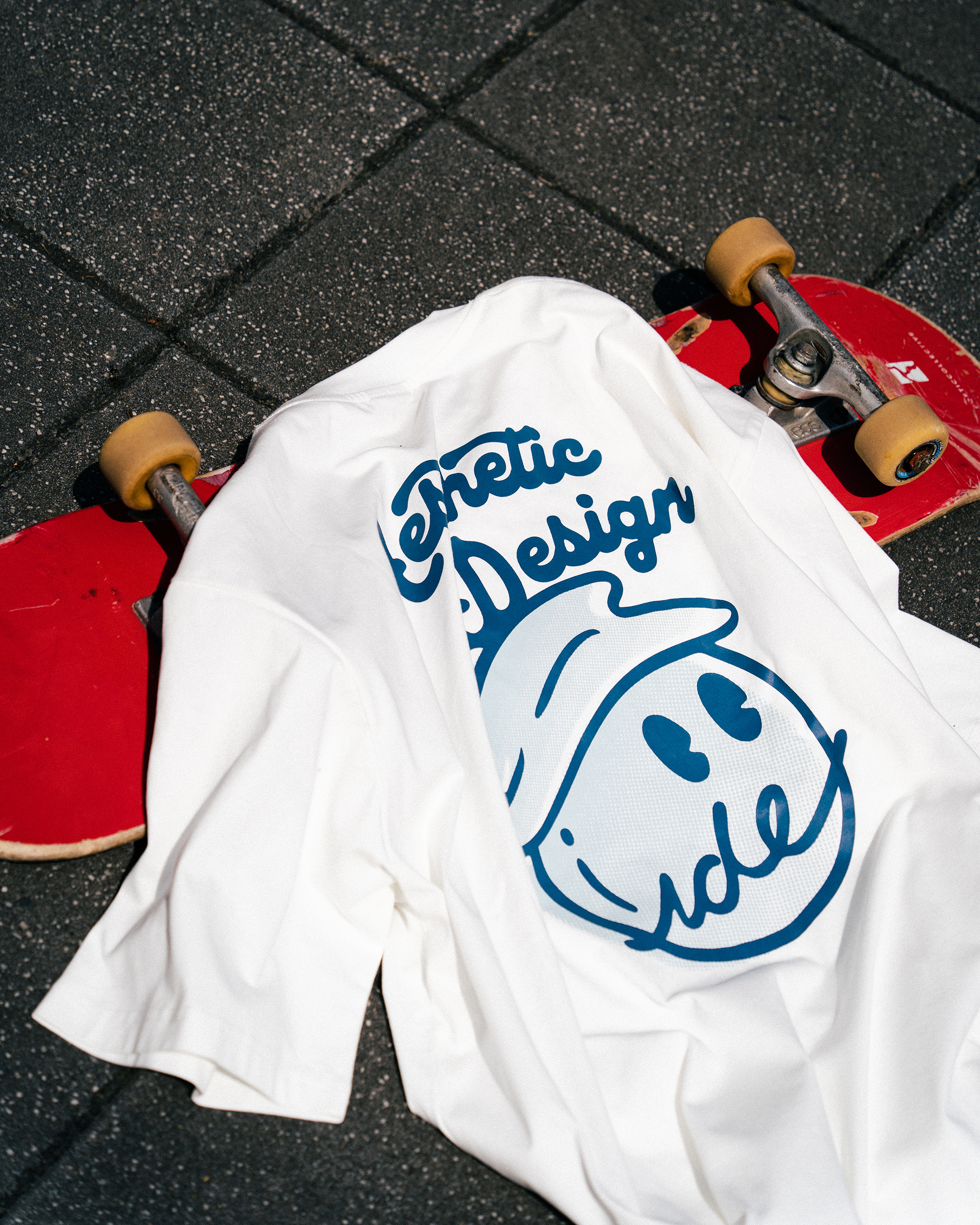 Idealism Bulboy Tee