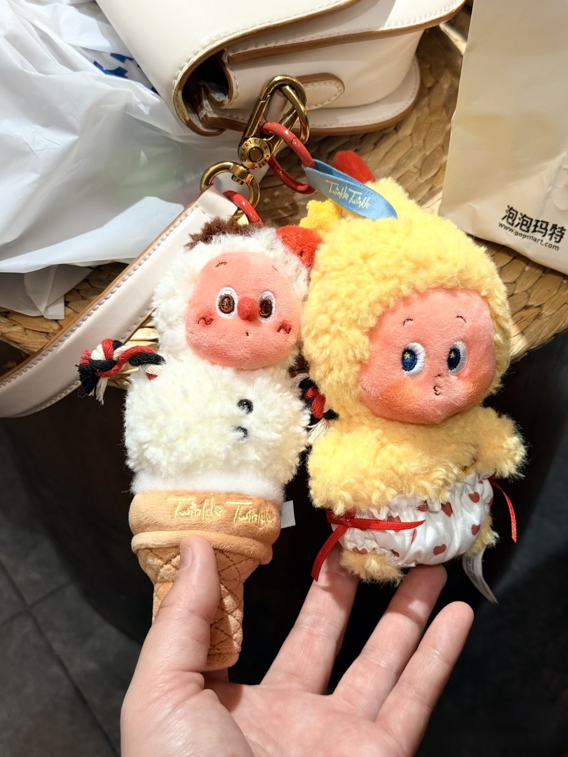 （少量現貨）POP MART泡泡瑪特 星星人 月球表面系列 Gelato 雙球 義式冰淇淋掛件 吊飾