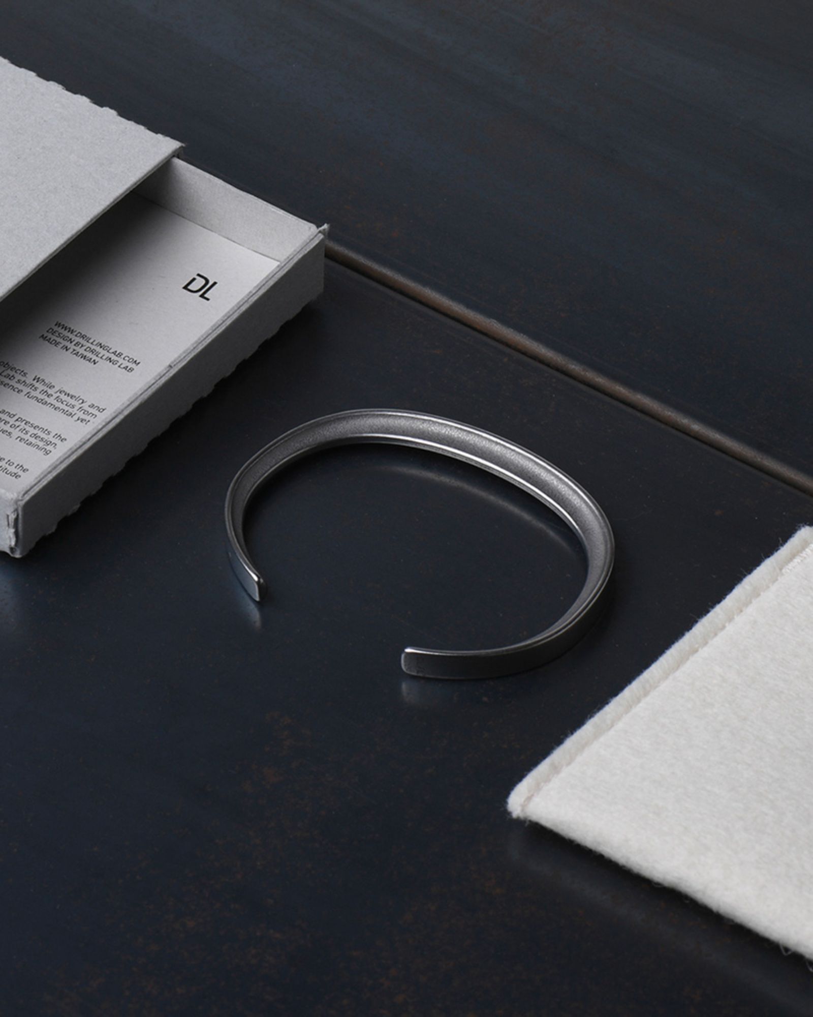 Drilling Lab Framework Cuff FR-B01 (霧銀)
