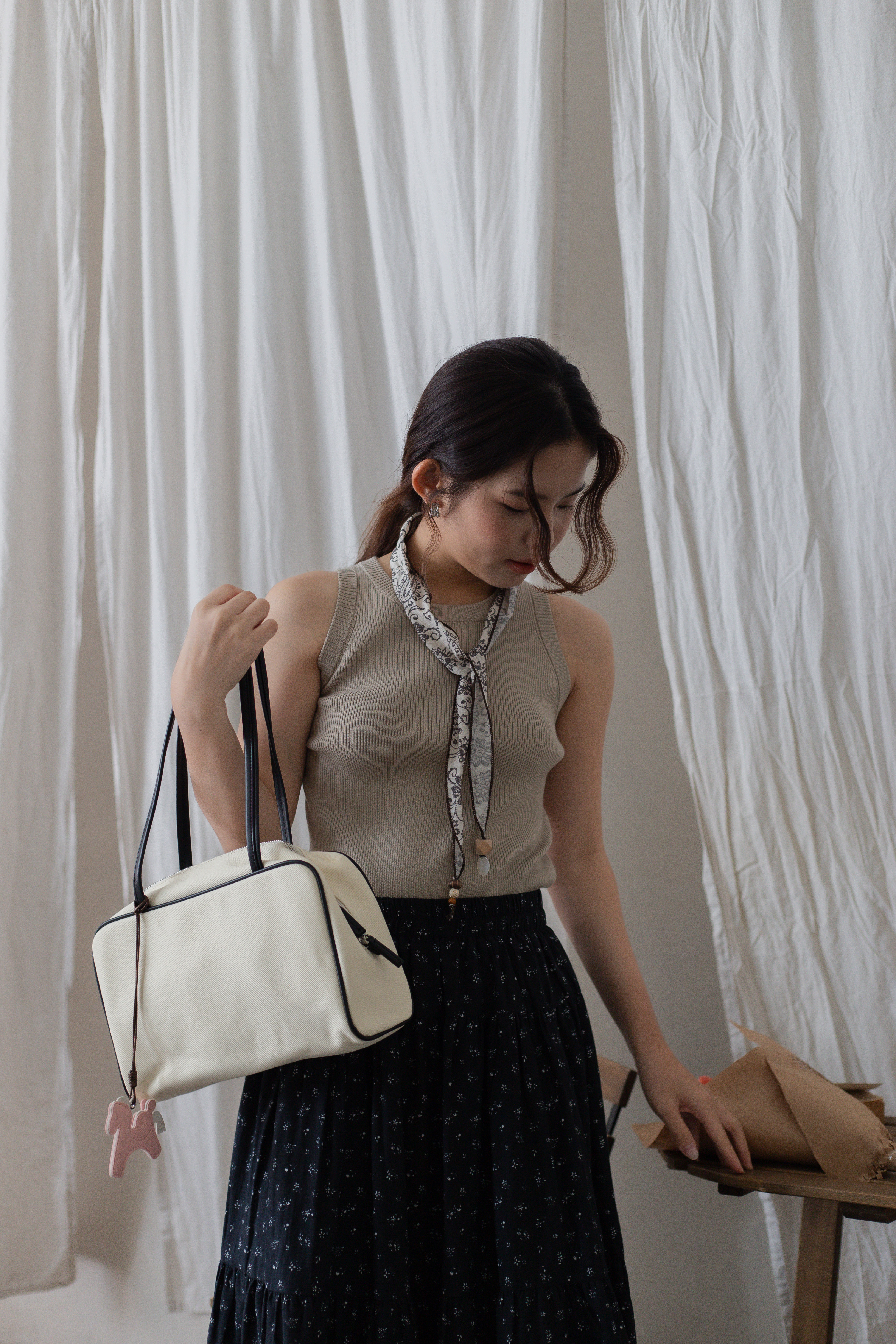 Sianna Bowler Shoulder Bag Beige  -D142BEI