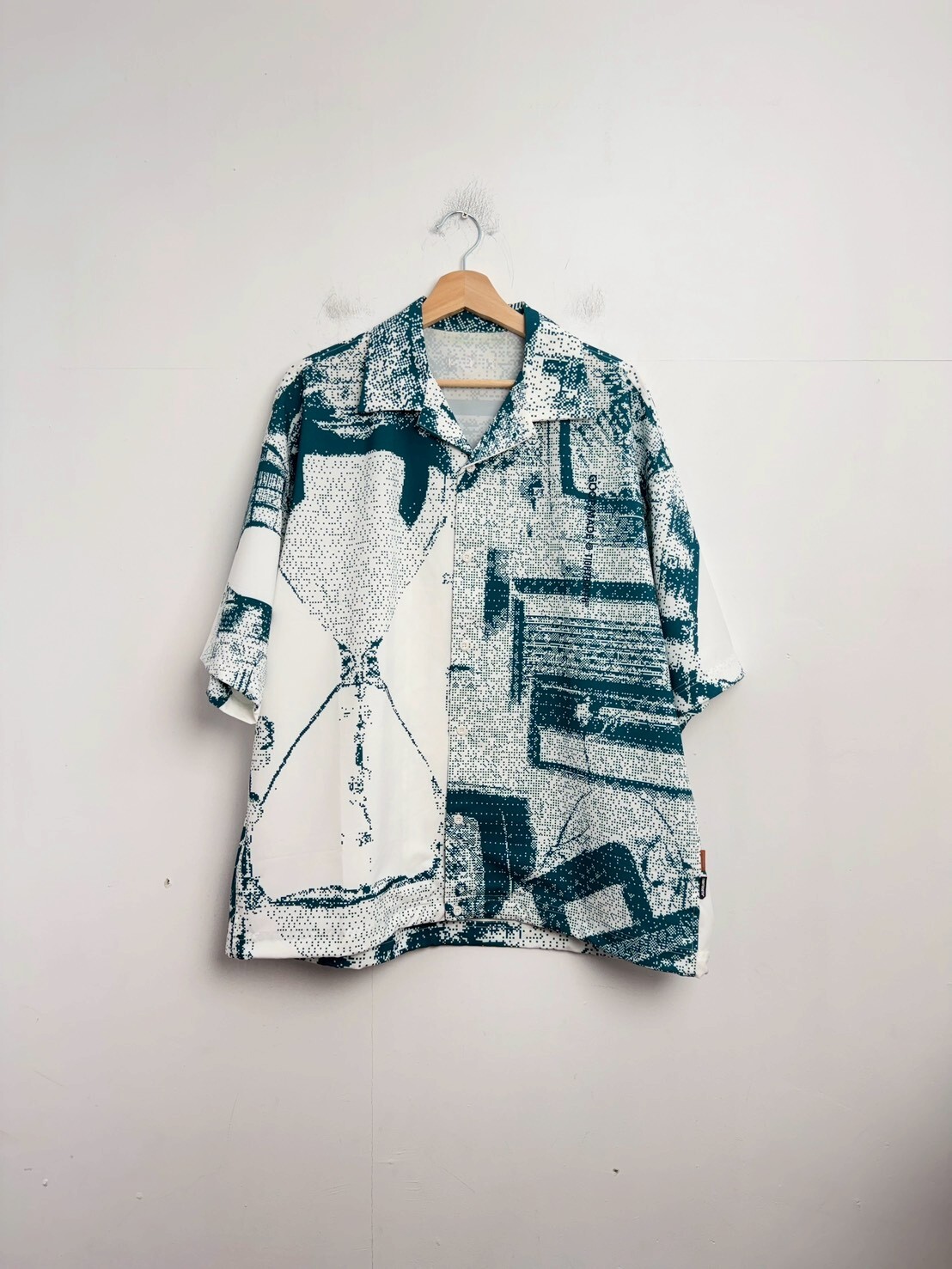 GOOPiMADE x TIGHTBOOTH “GTB-01S” Sand Riot Graphic Shirt SIZE 1