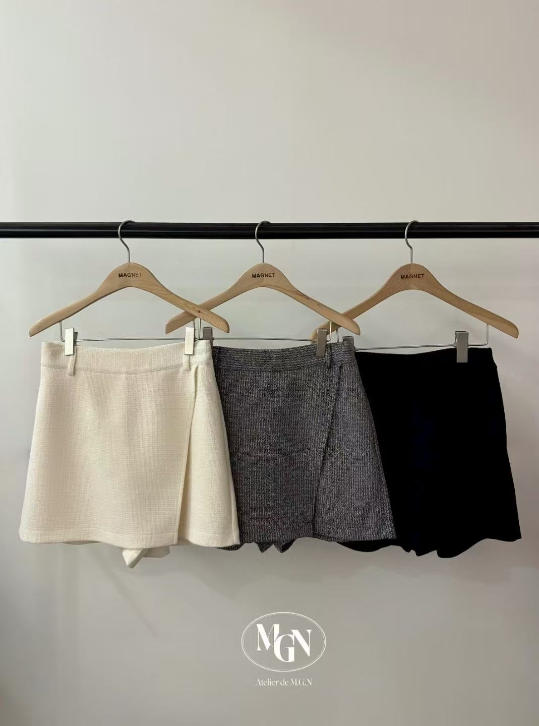 MN6114 Tweed後橡筋斜邊短裙褲