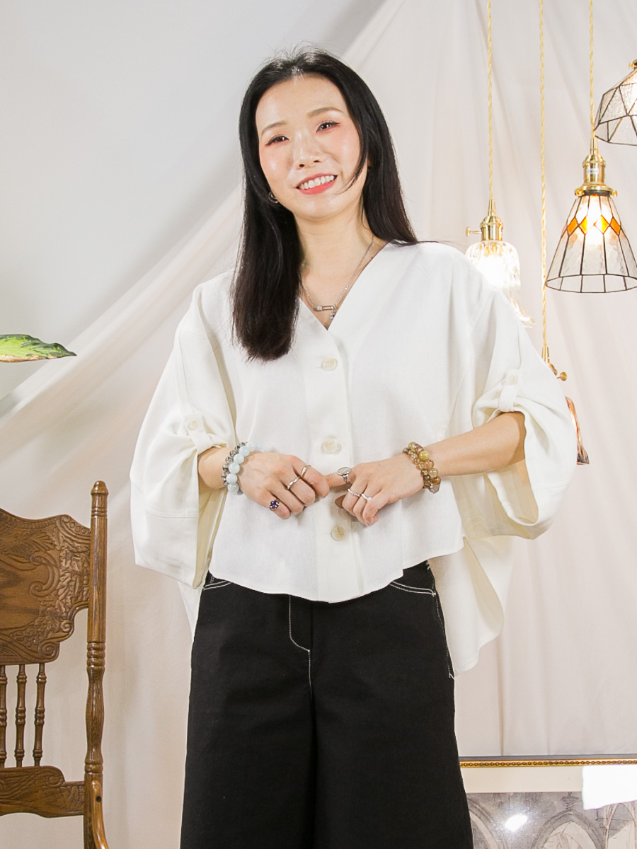 全開胸扣鈕．扯布料外套