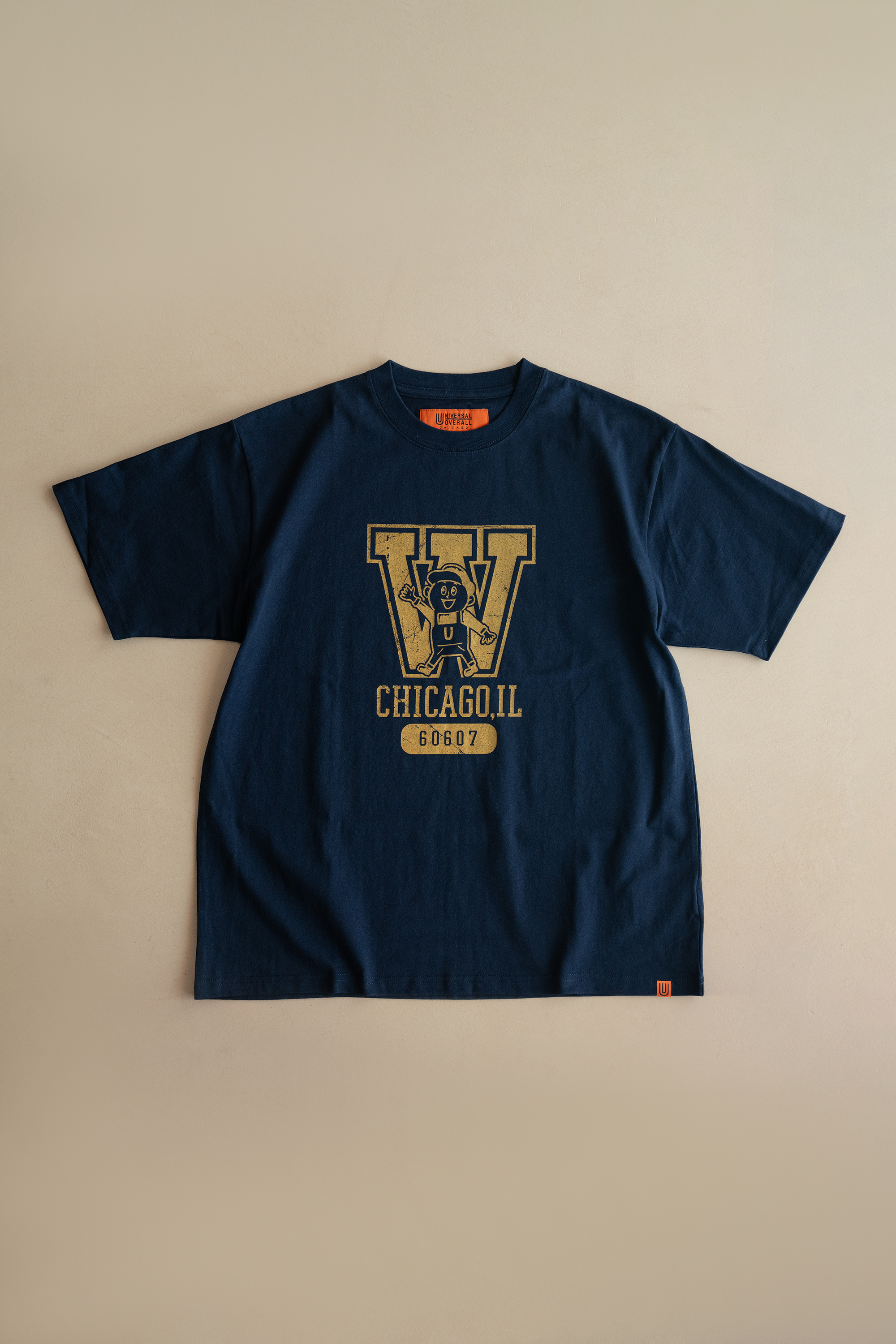 UNIVERSAL OVERALL COLLEGE WINDY. JR PRINT S/S TEE (2COL)