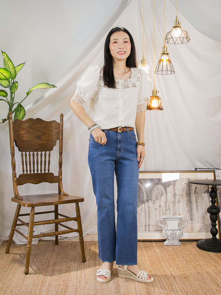 全開胸扣鈕．方領邊 袖口棉LACE．直紋麻棉料TOP