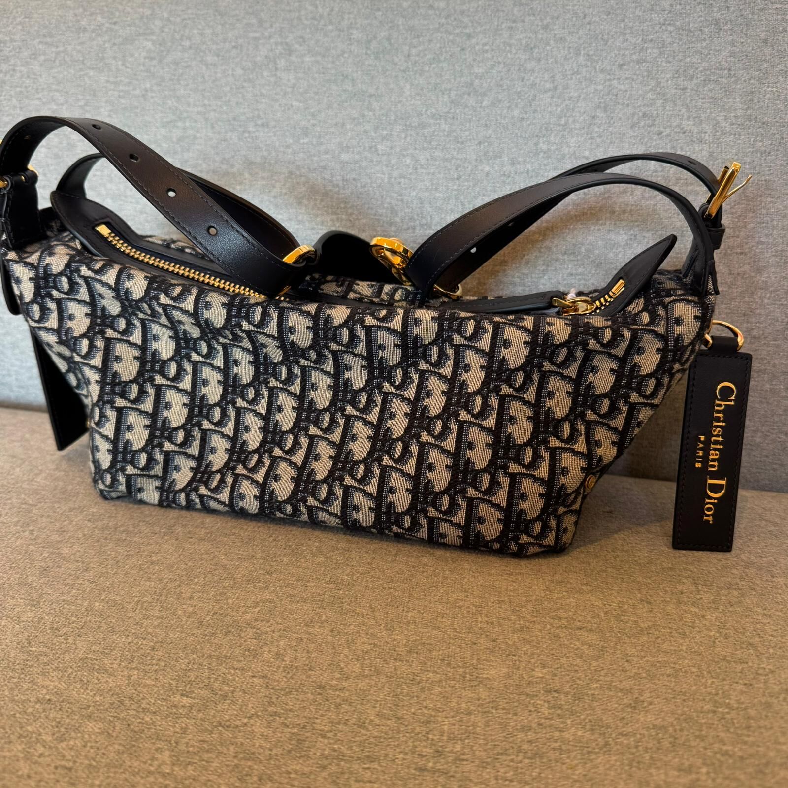 FRA-GGG0423-239 Dior M2416UTZQ (C2)