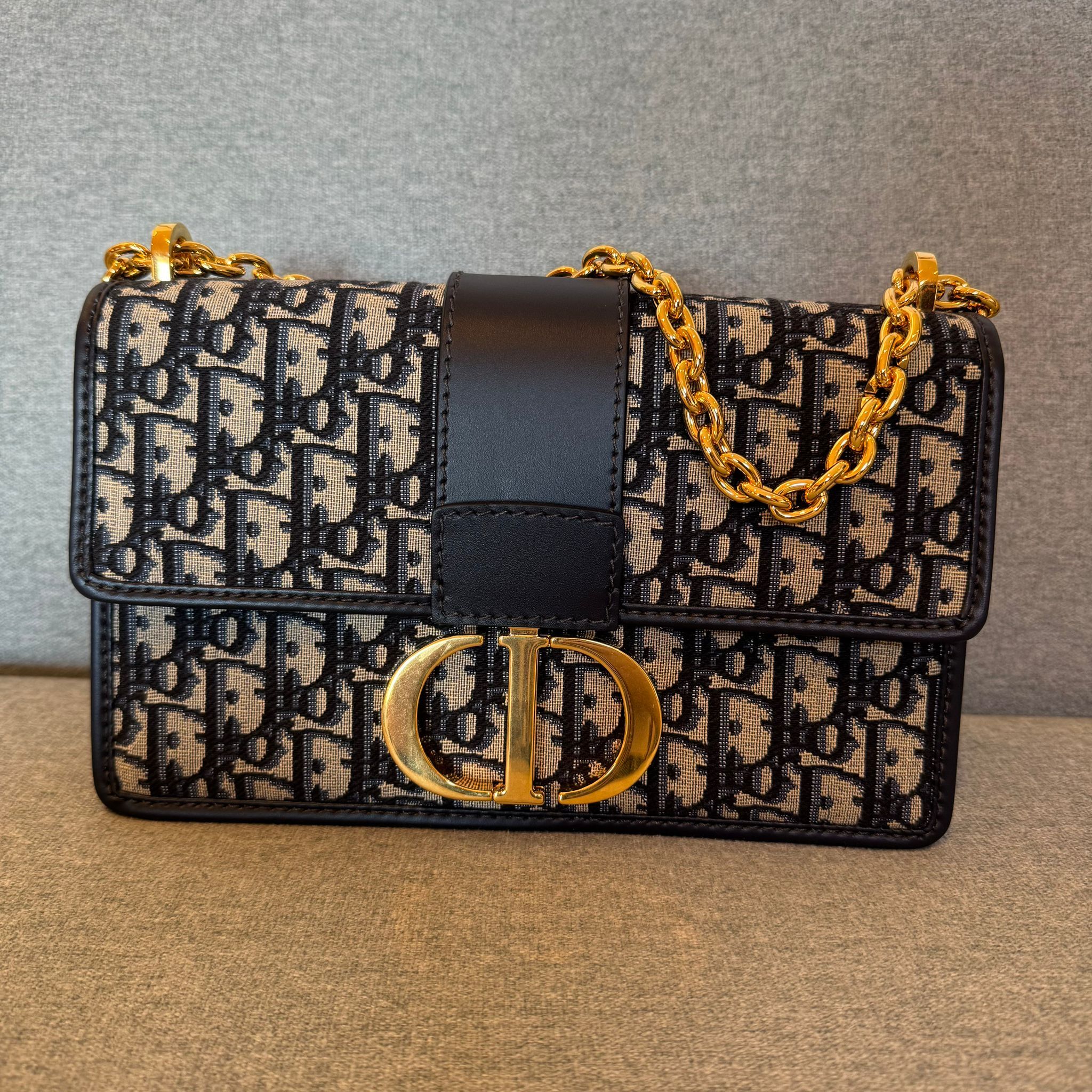 FRA-GGG0423-240 Dior M9208UTZQ (C3)