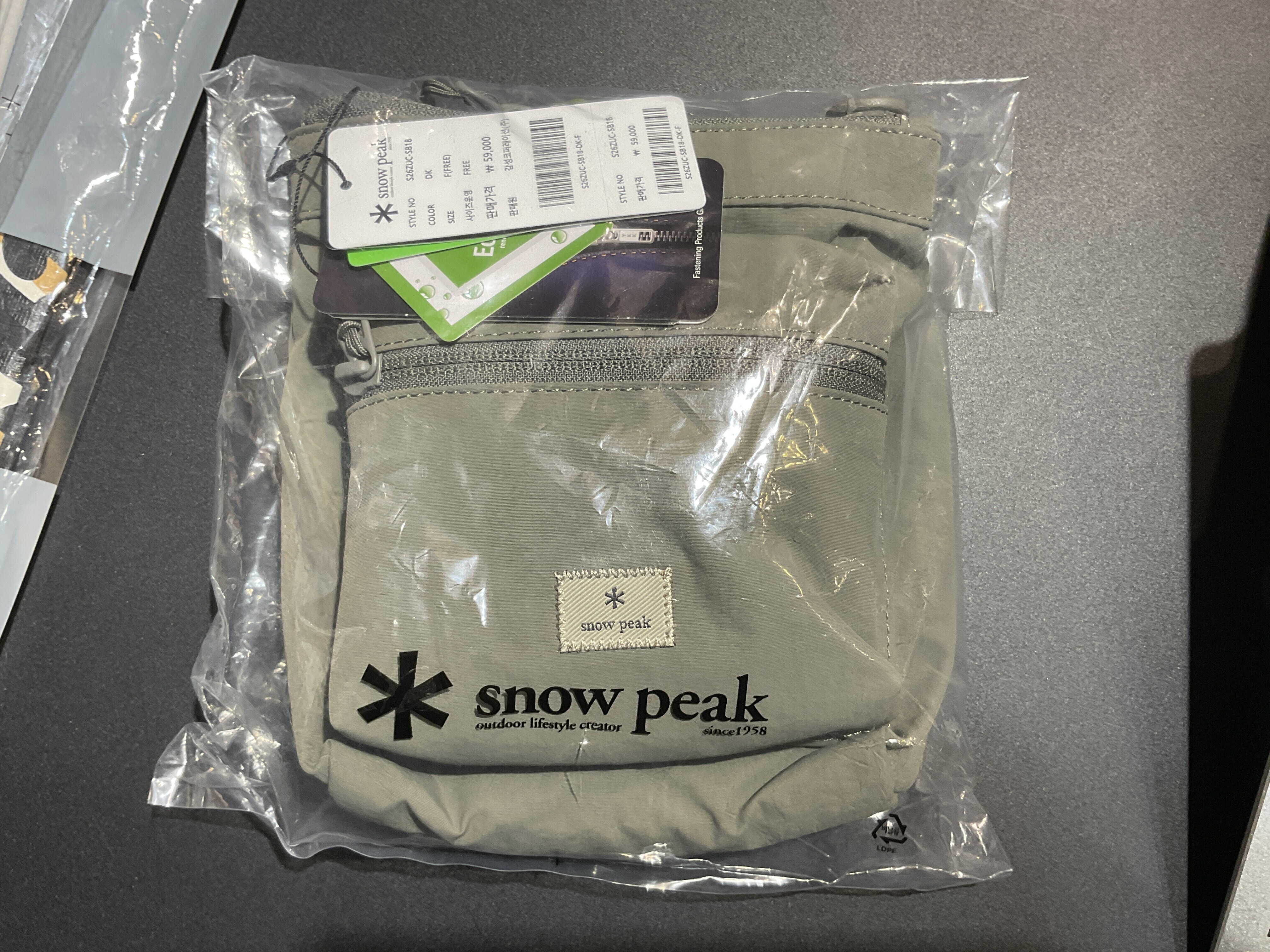 Snow peak 口袋小包 S26ZUCSB18DK