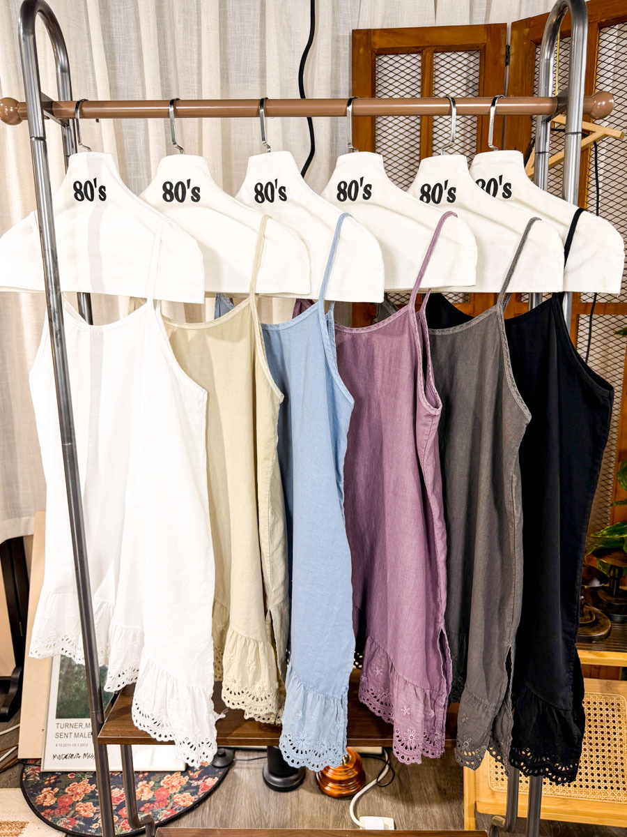 【多買多優惠】不規則下擺．花花刺繡．麻棉料吊帶背心【不設退換】