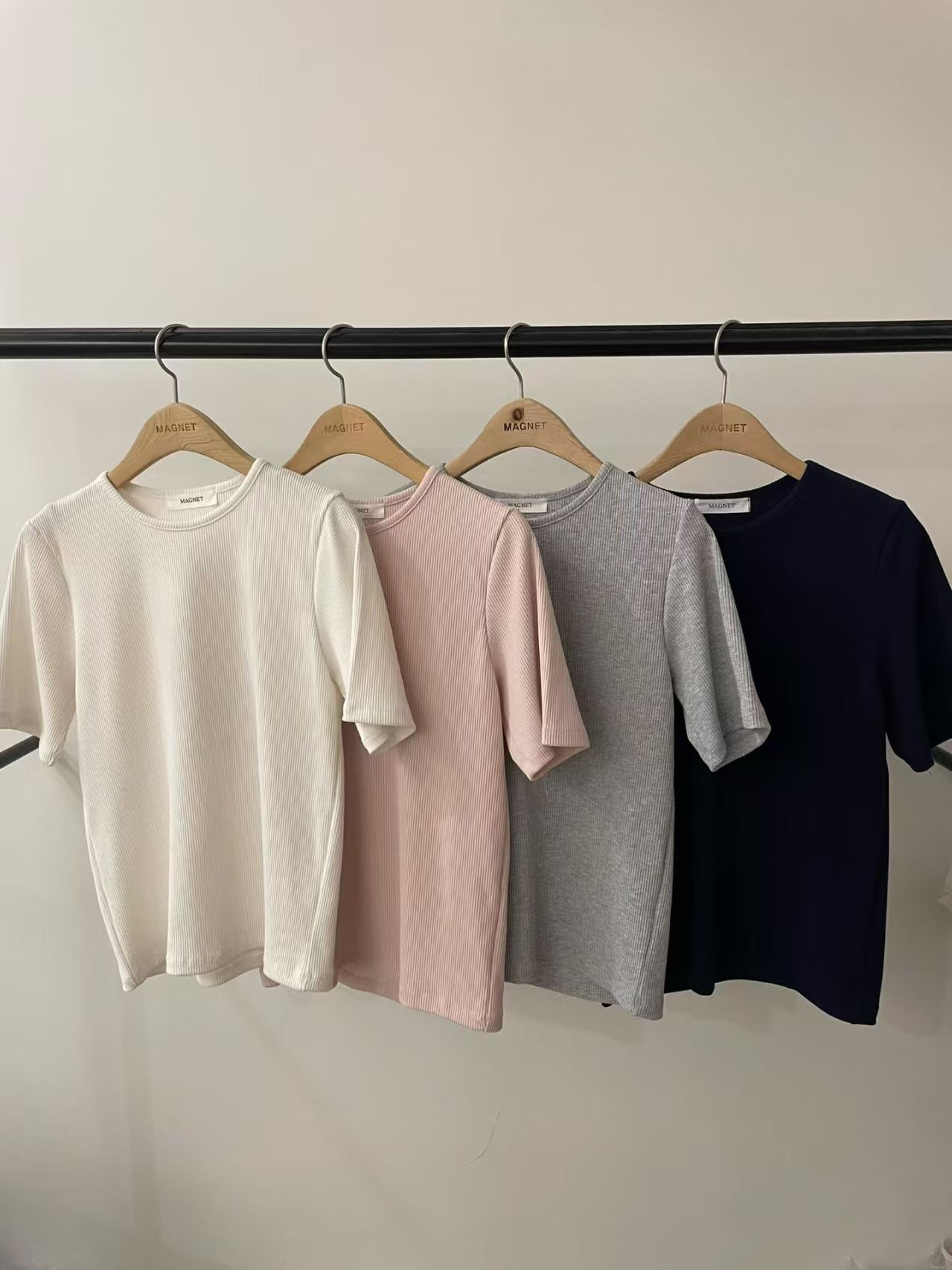 MN6129 百搭直坑紋彈力Tee