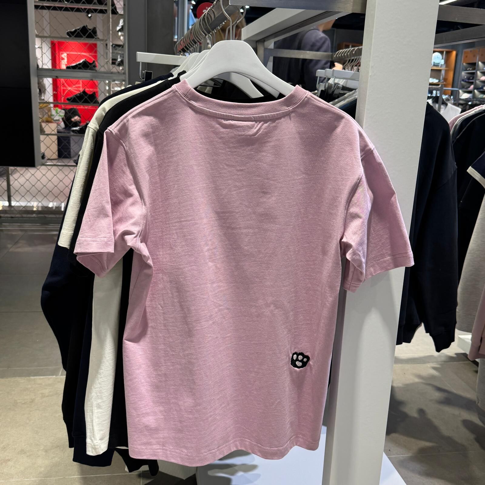 C77 LMR 細logo+背身腳印 T-Shirt - Pink｜BQQTSAM714