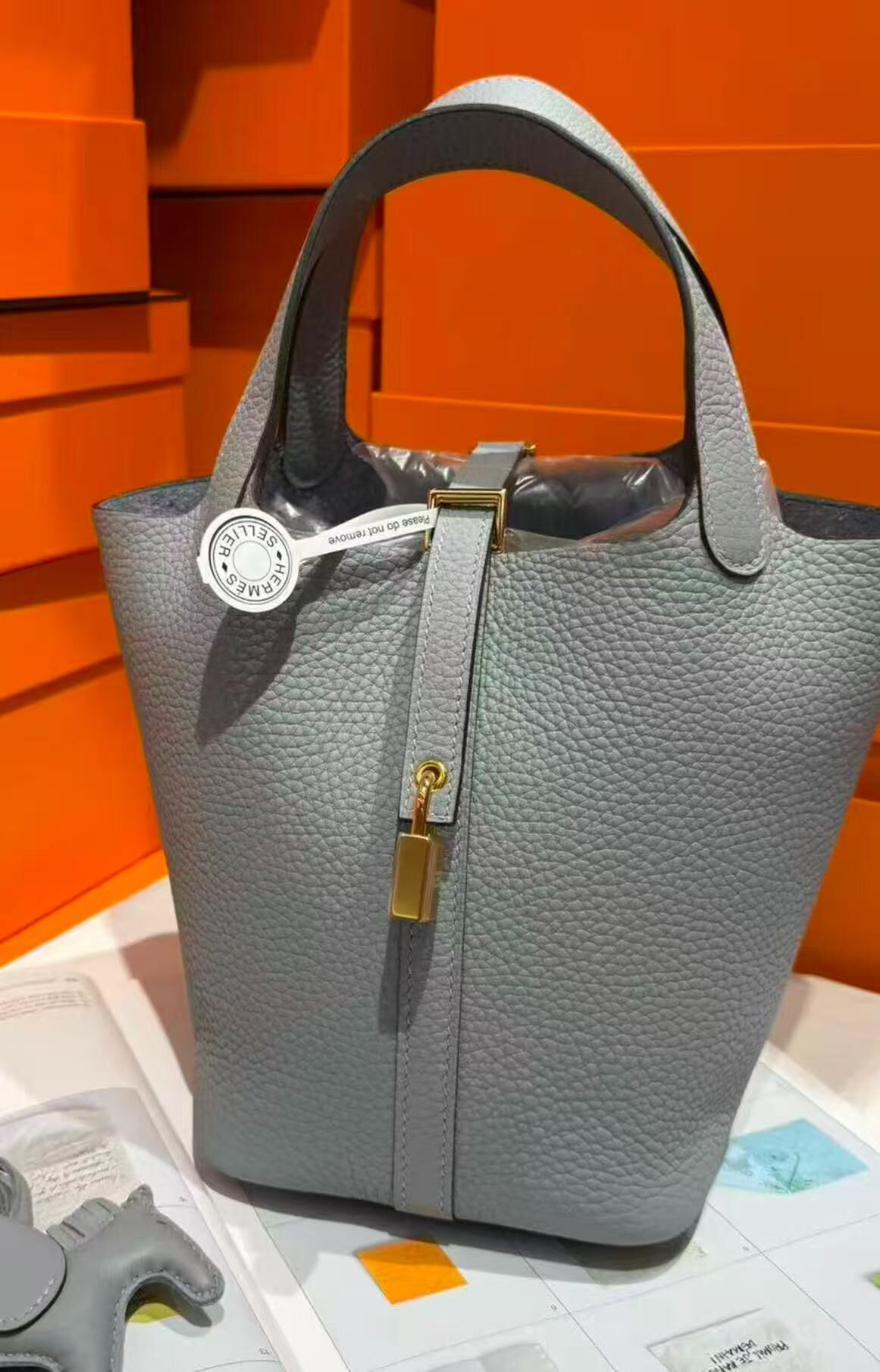 HE149 P18 gris pantin 金-M