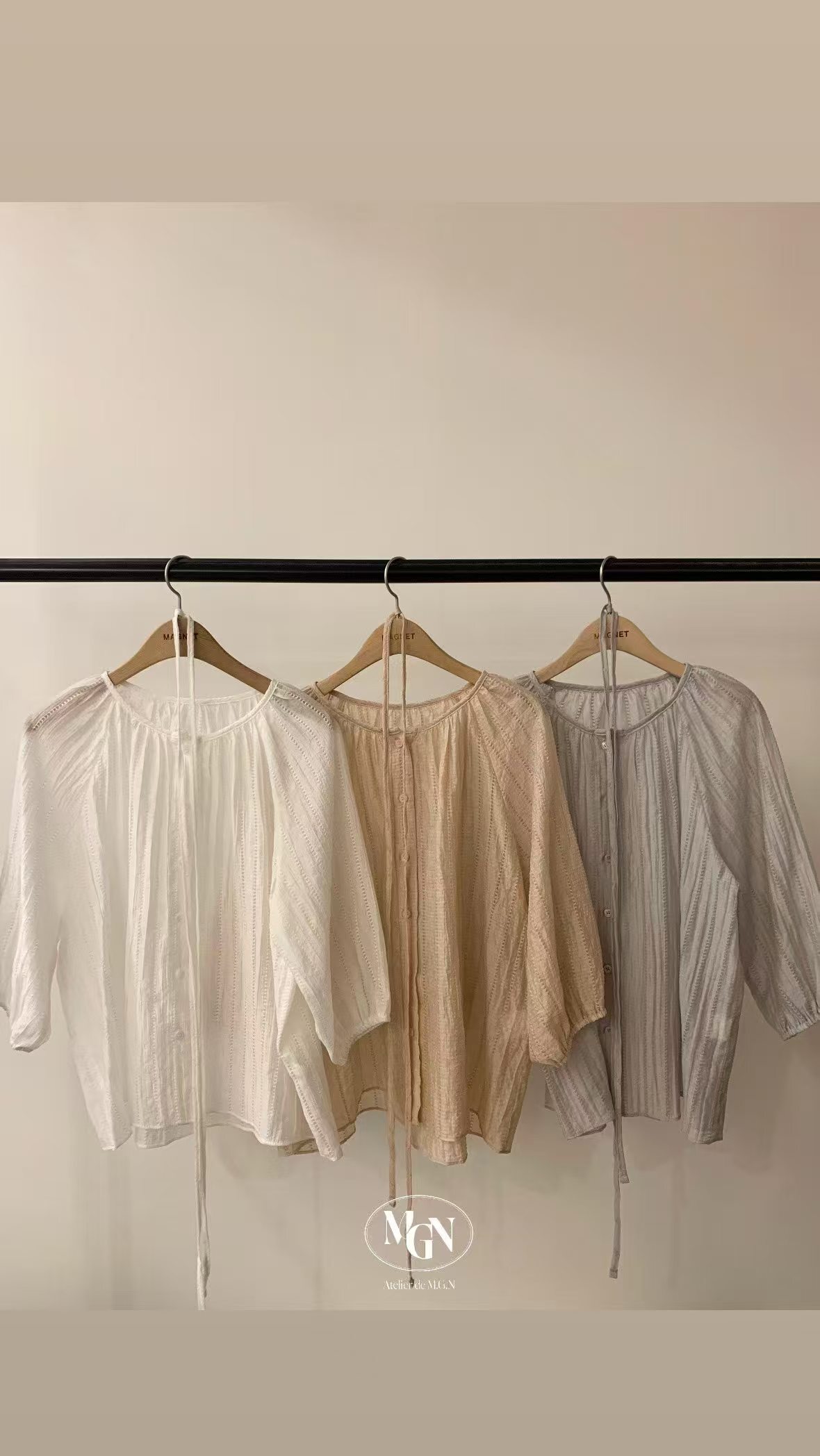 MN6144 壓褶洞洞紋理腰帶燈籠袖上衣