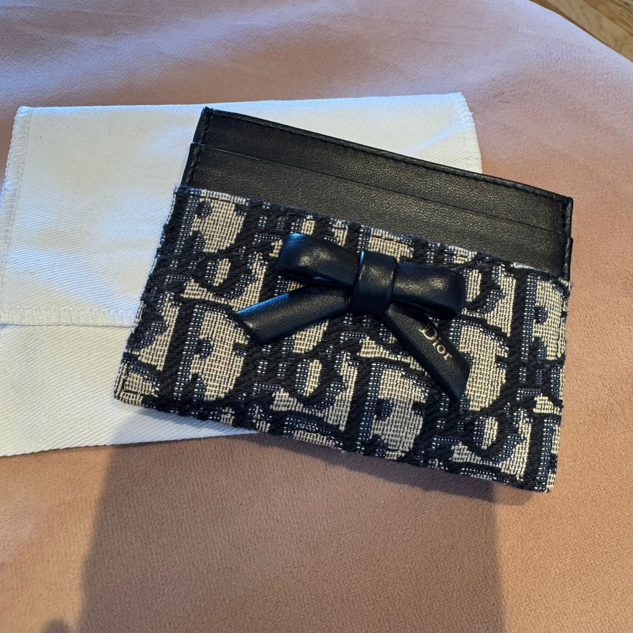 FRA-GGG0423-247 Dior 525000UQY (C10)