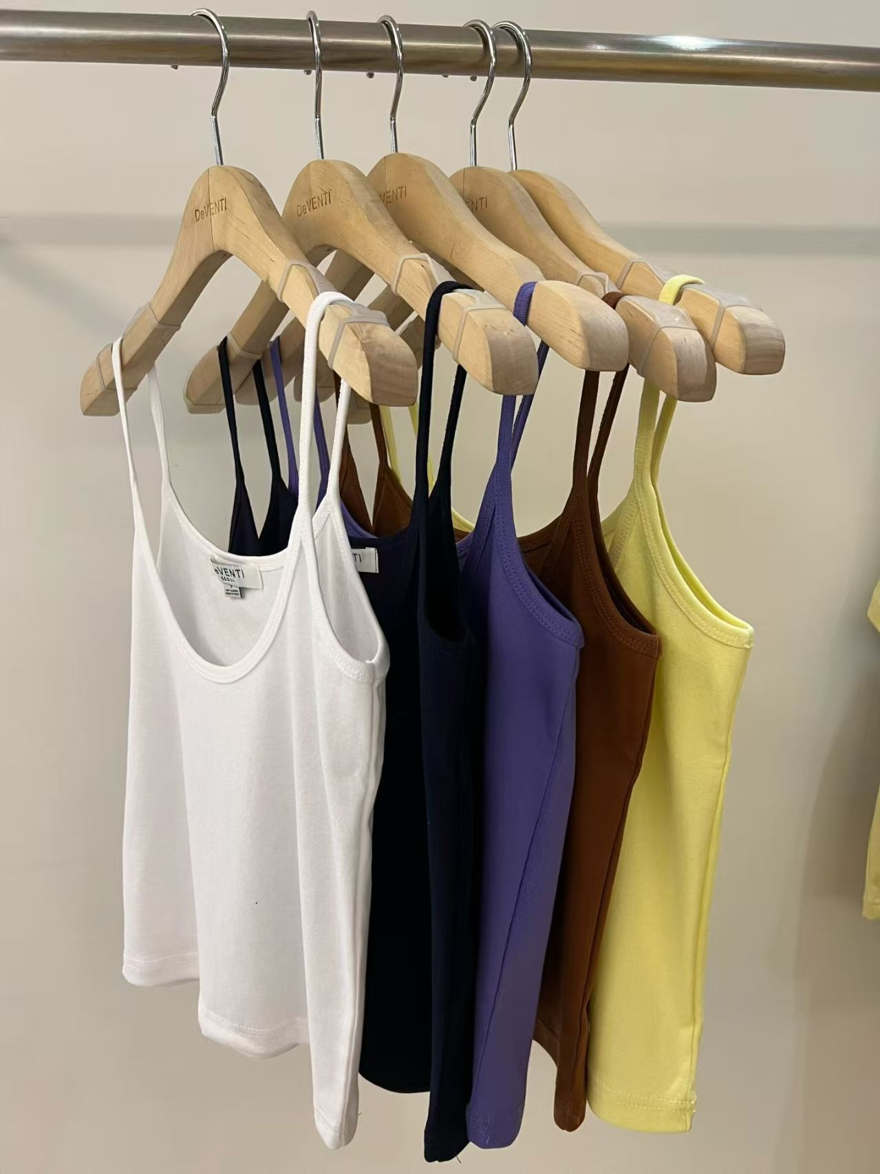 DV6102 低胸小性感吊帶背心（優惠碼不適用）