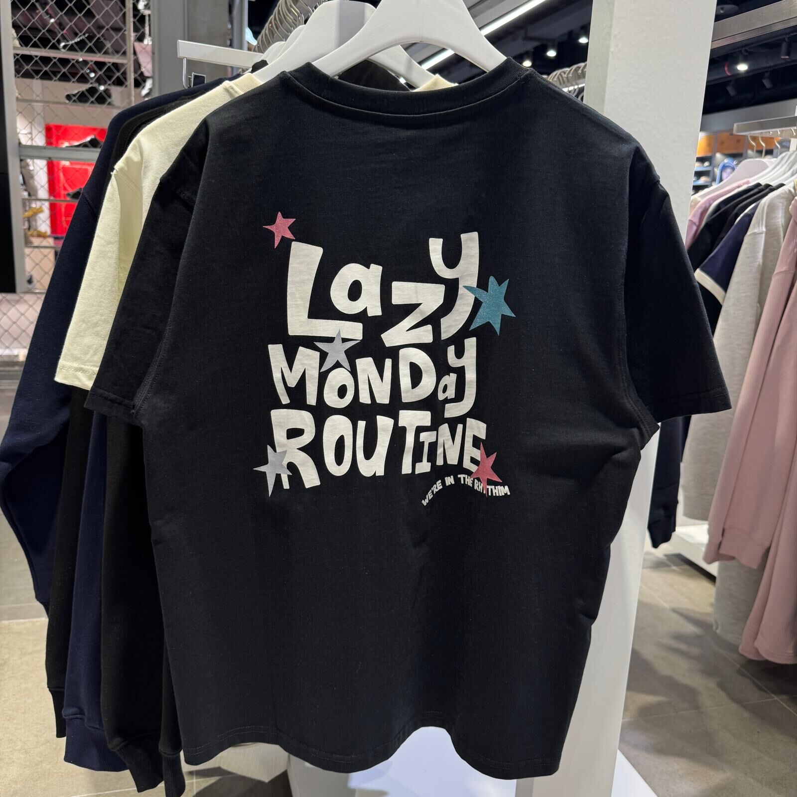 C79 LMR 細logo+背後英文字 T-Shirt - Black｜BQQTSAM712