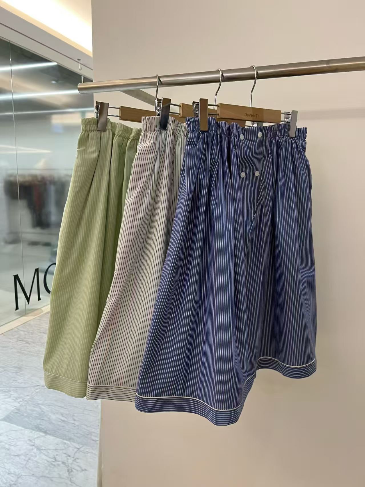 DV6118 直條紋橡筋腰4分休閑褲