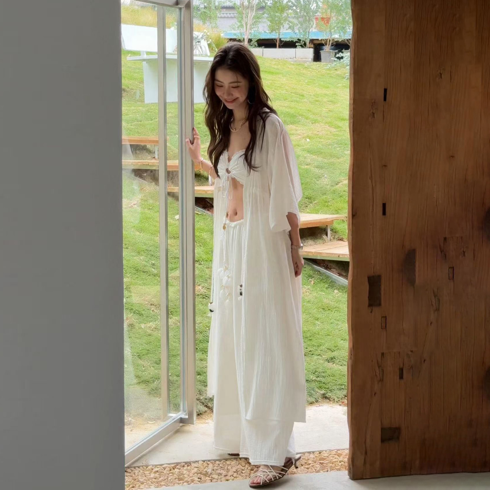 流蘇珠釦織帶造型長版開襟棉麻罩衫-F (Elegant & Love)