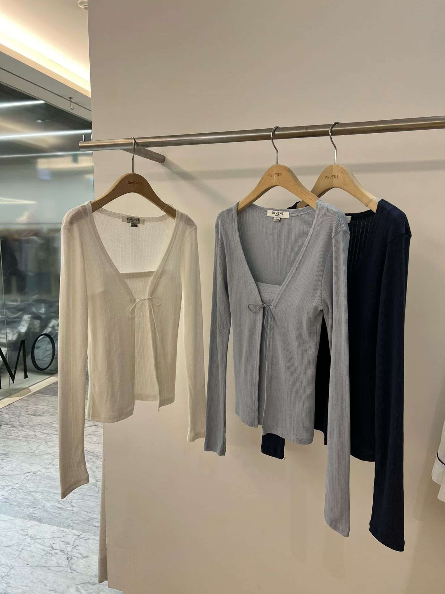 DV6129 假兩件蝴蝶結坑紋平領上衣