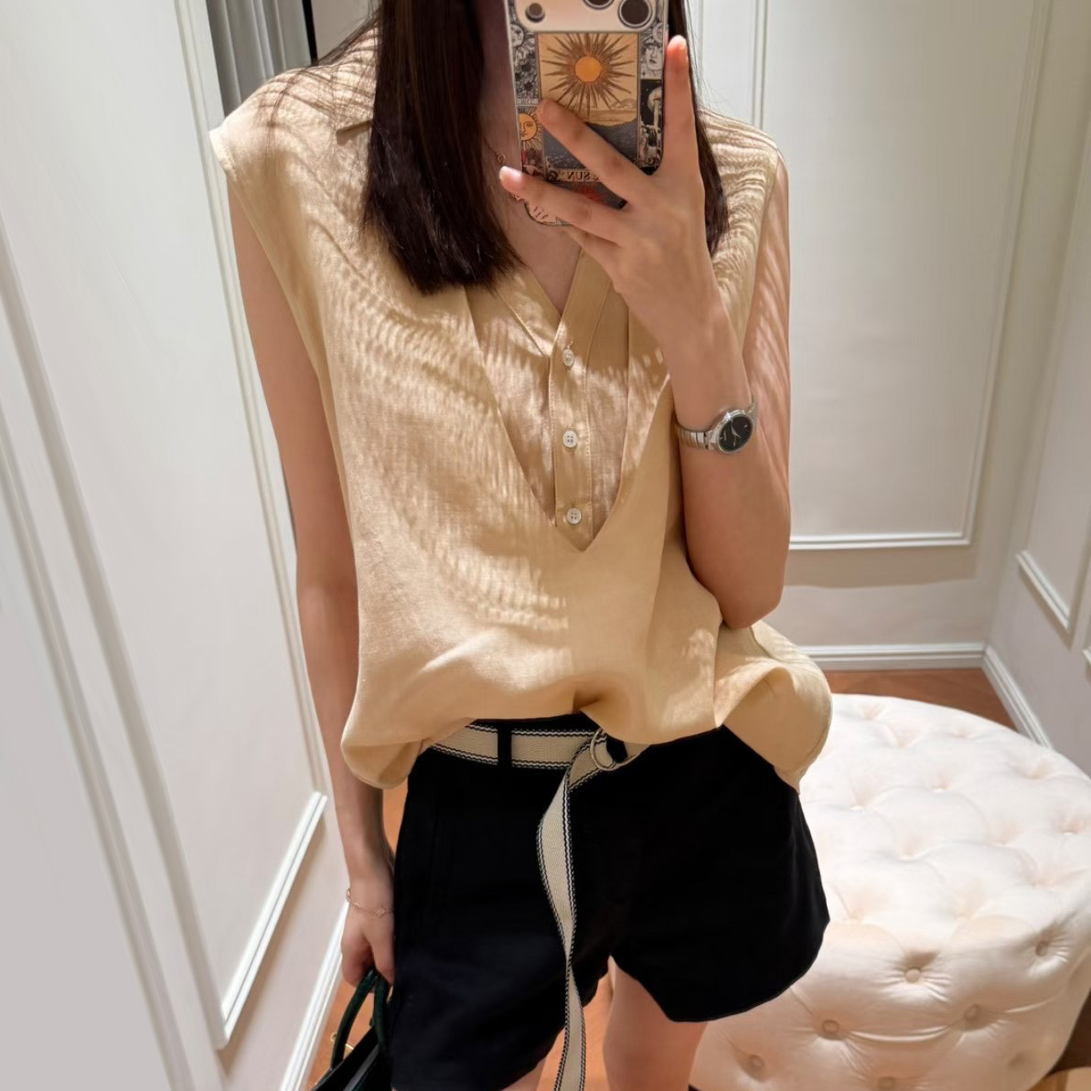 假兩件排釦V字翻領造型無袖上衣-F / 4色 (Elegant & Love)