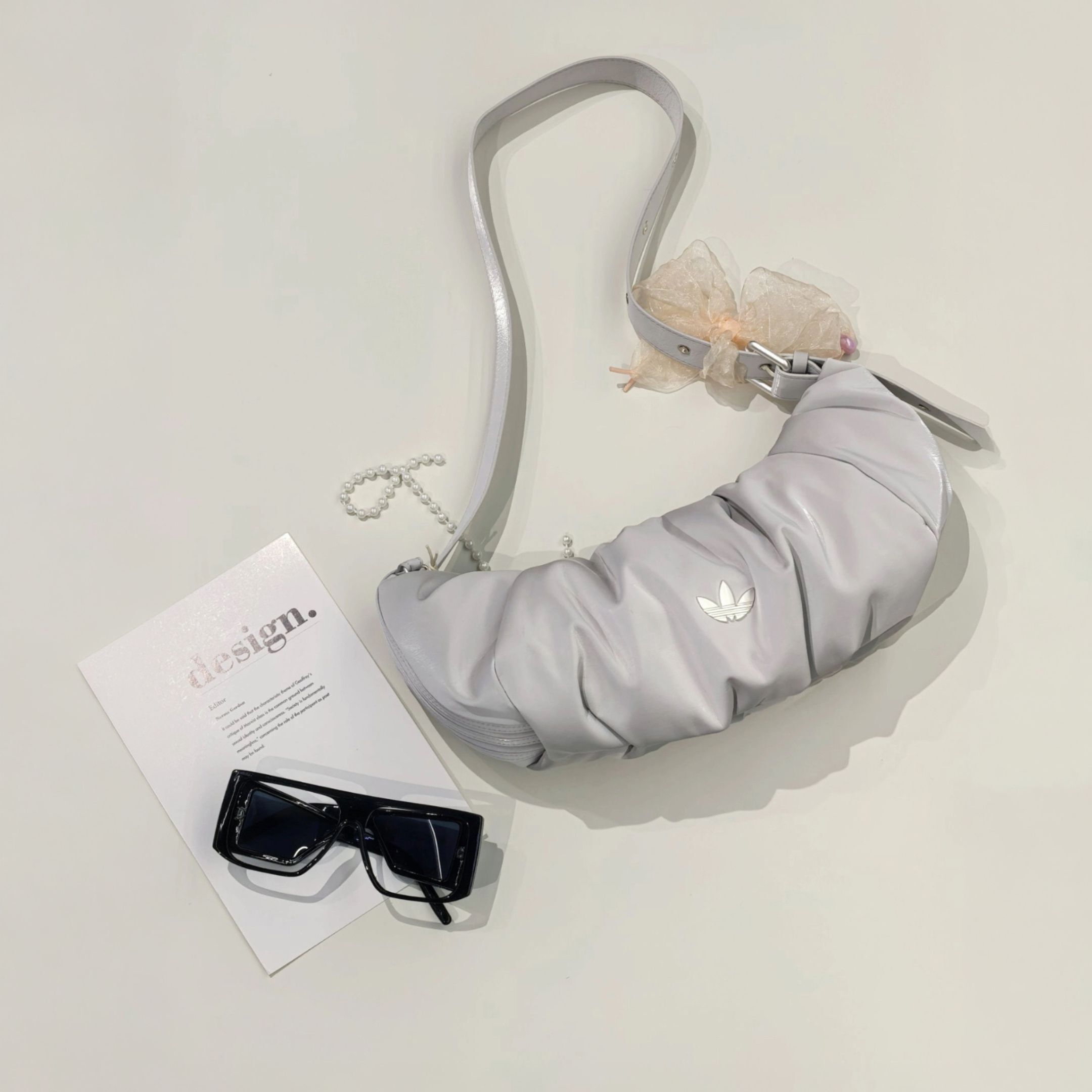 NICEDAY 代購 Adidas Originals 淺灰 皮革 皺摺 珍珠 雲朵包 三葉草 肩背包 KC1420