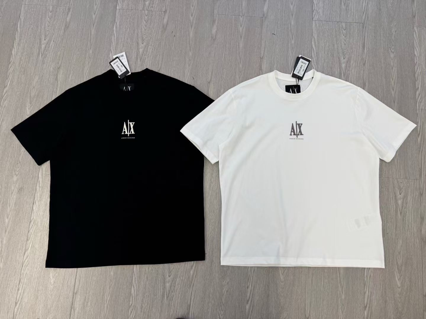 Armani Exchange 中間Logo Tee