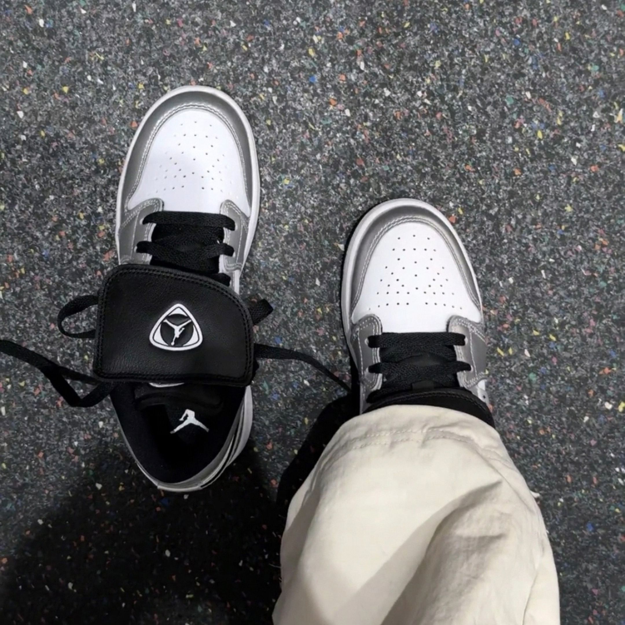 NICEDAY 代購 Air Jordan 1 SE 白銀 液態銀 灰銀 低筒 掀蓋 女款 IR2310-100