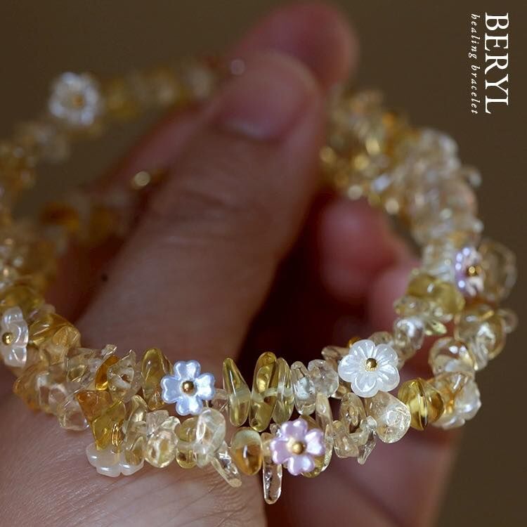 《花團錦簇，歡喜豐盛》水晶花圈手環