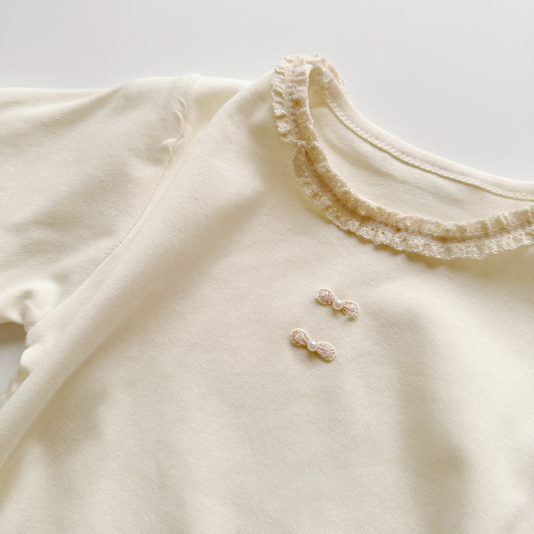 純色蕾絲領上衣