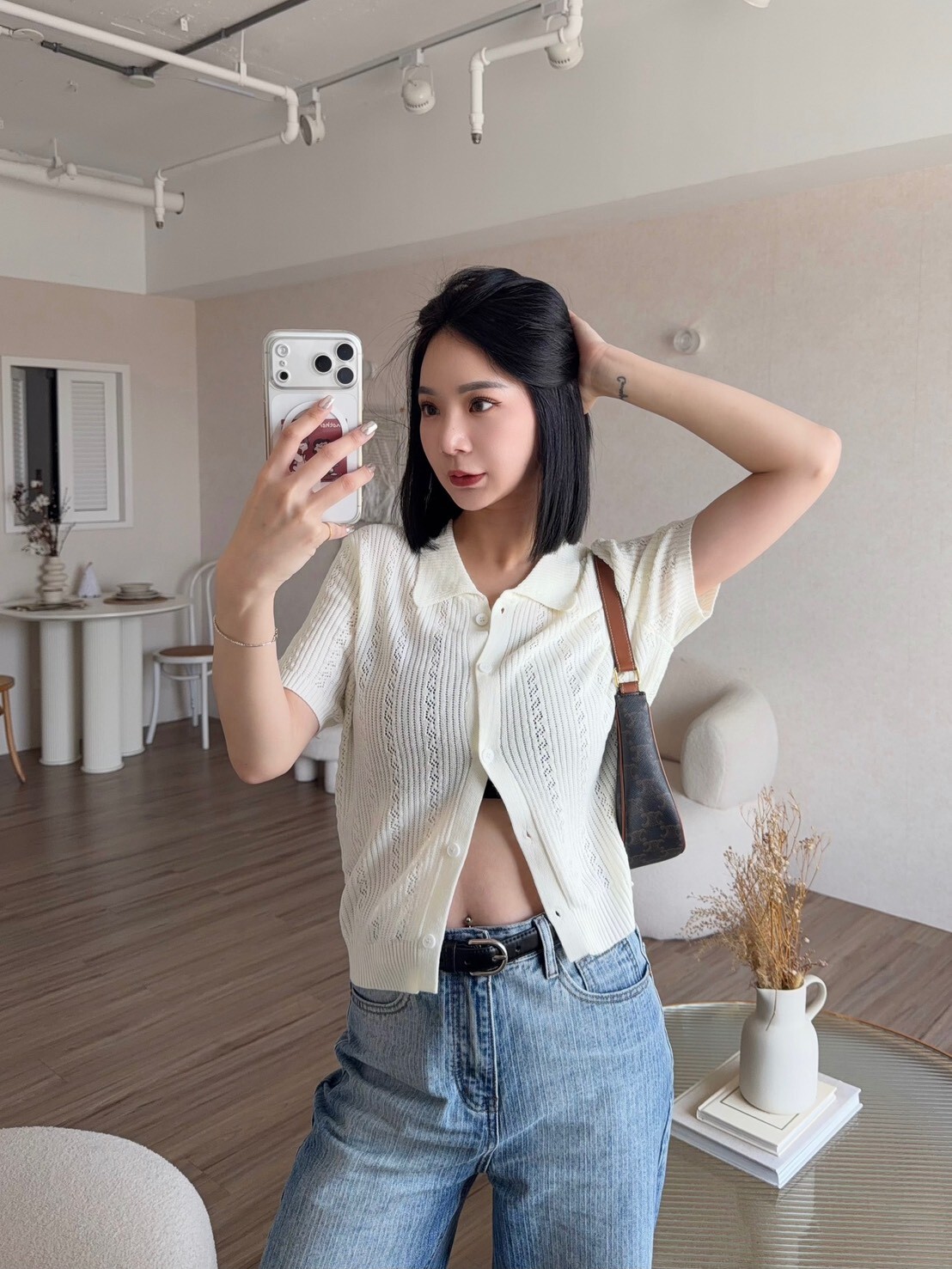 簡約純色鏤空排釦針織上衣