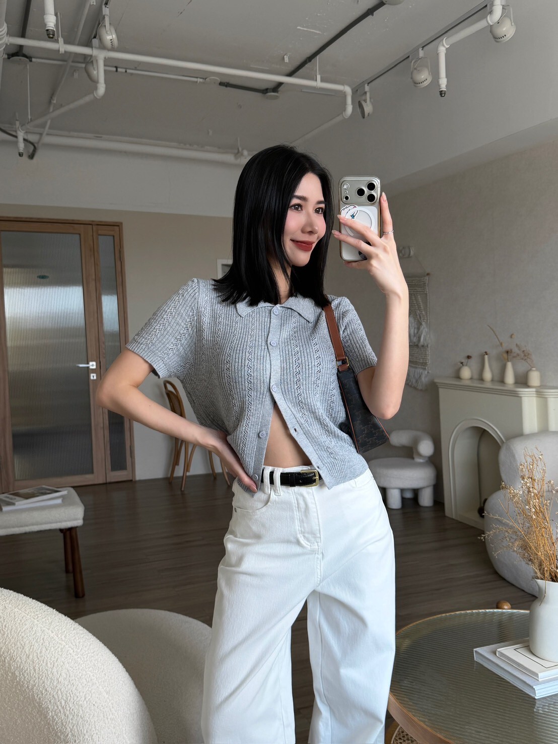 簡約純色鏤空排釦針織上衣