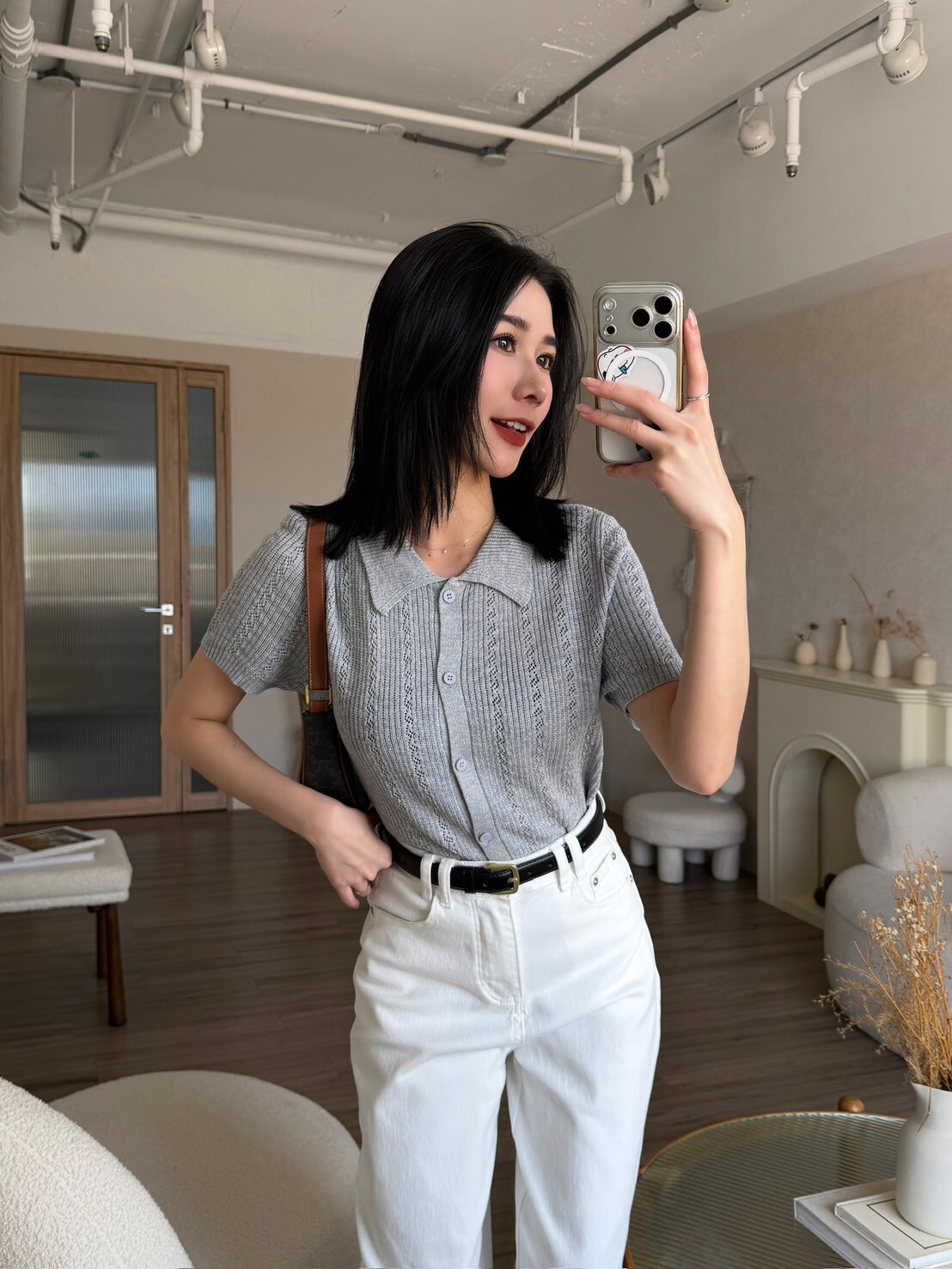 簡約純色鏤空排釦針織上衣