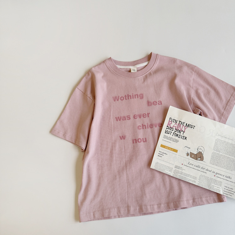 英字粉色短袖上衣