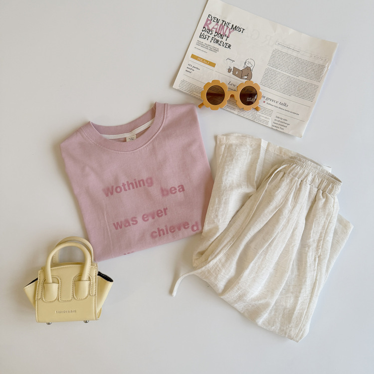 英字粉色短袖上衣